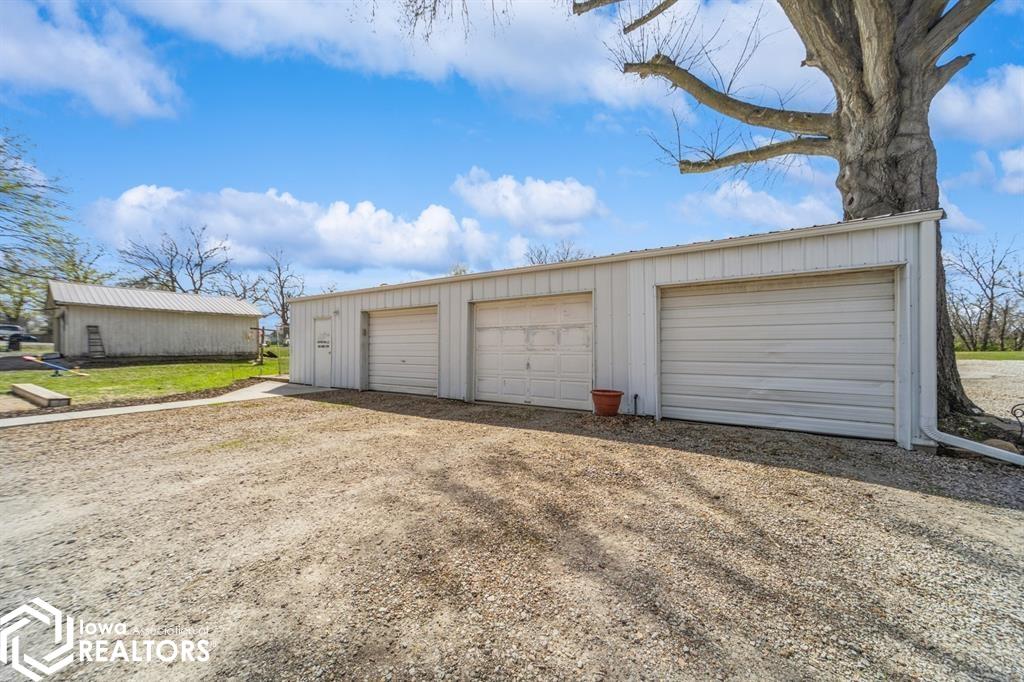 729 N E, Oskaloosa, Iowa image 27
