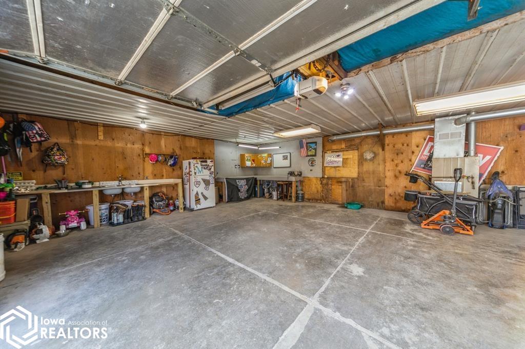 729 N E, Oskaloosa, Iowa image 28
