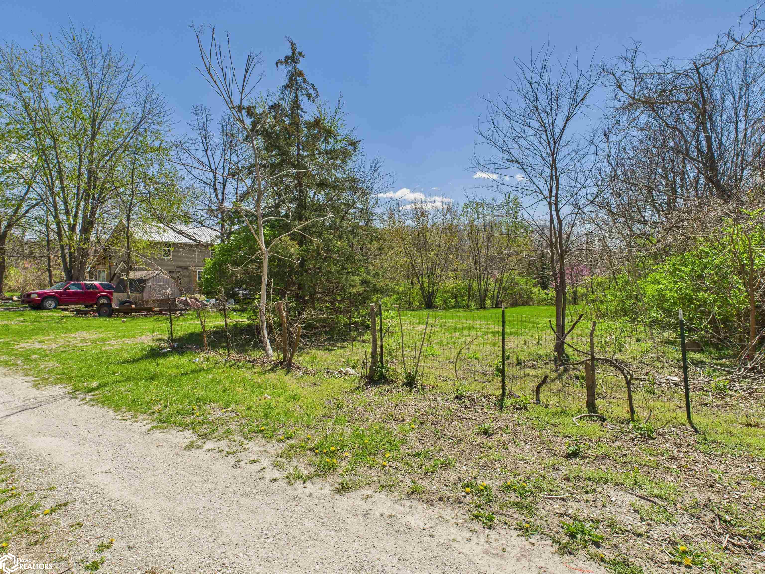 425 S 9th Street, Hamilton, Illinois image 1