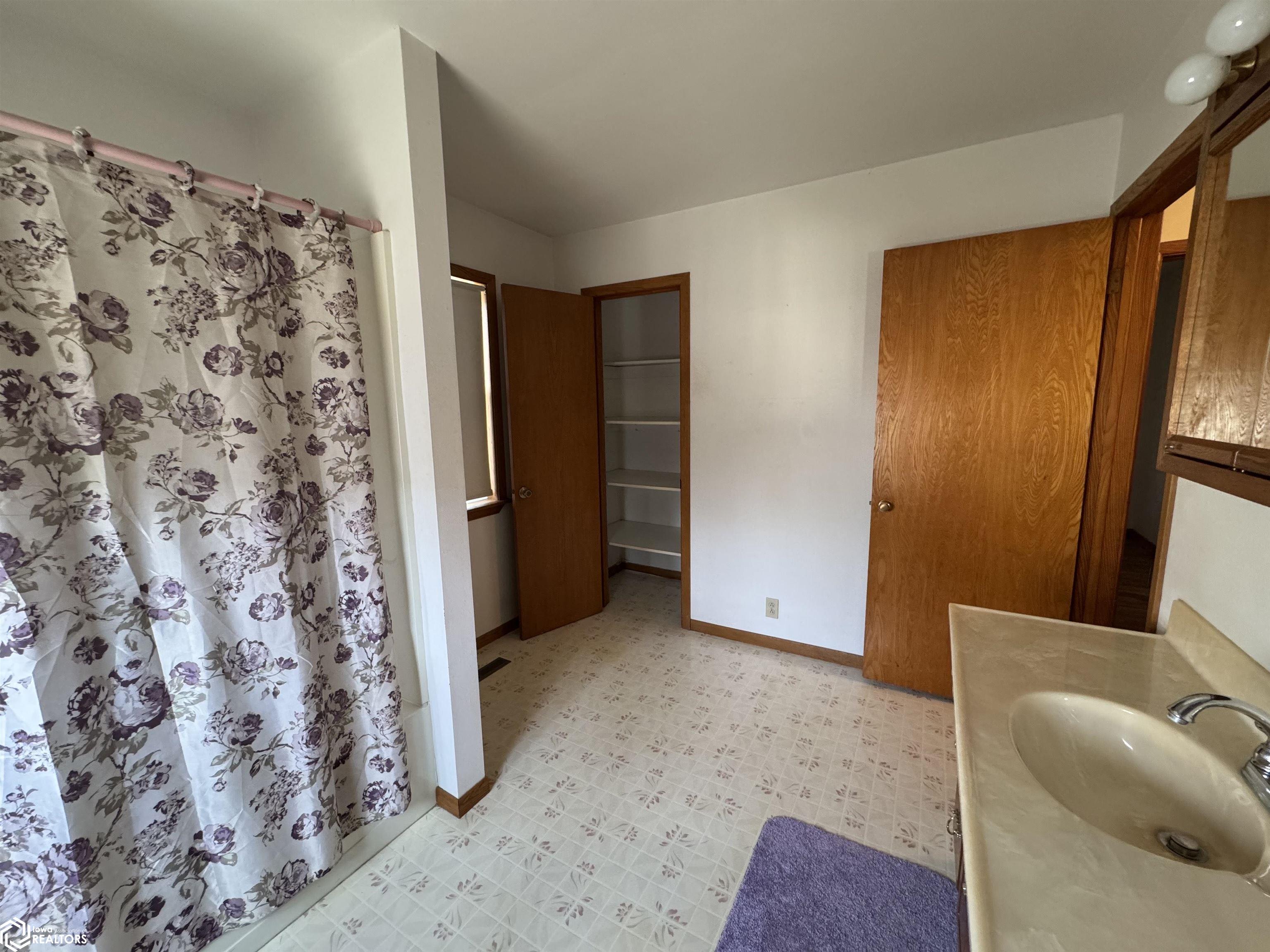 1209 Hamilton Road, Webster City, Iowa image 3