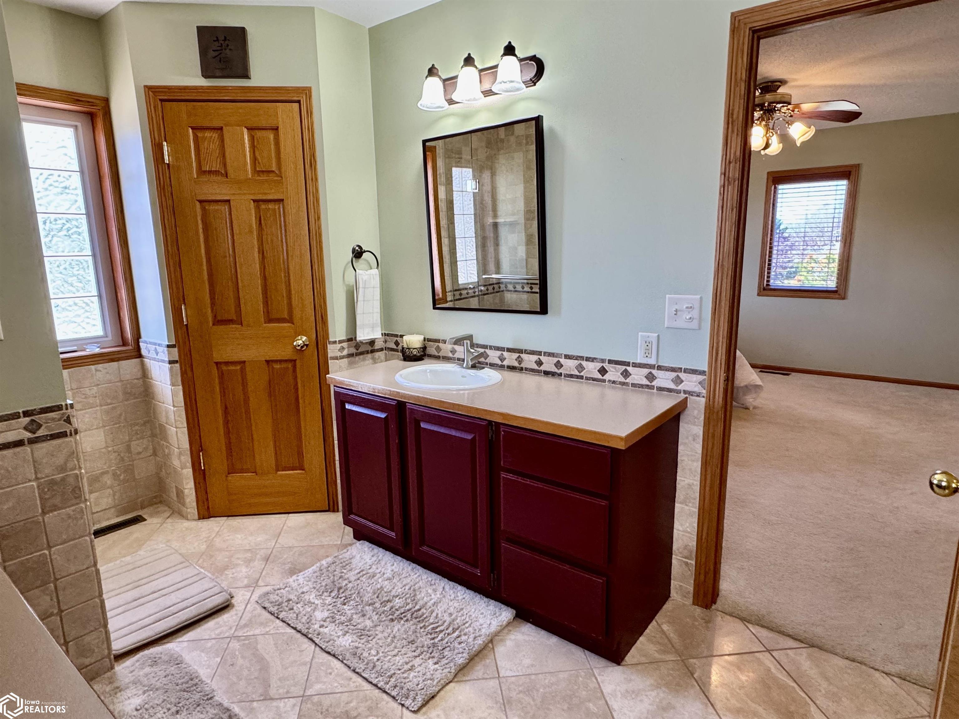 2302 16th Ave N, Clear Lake, Iowa image 35