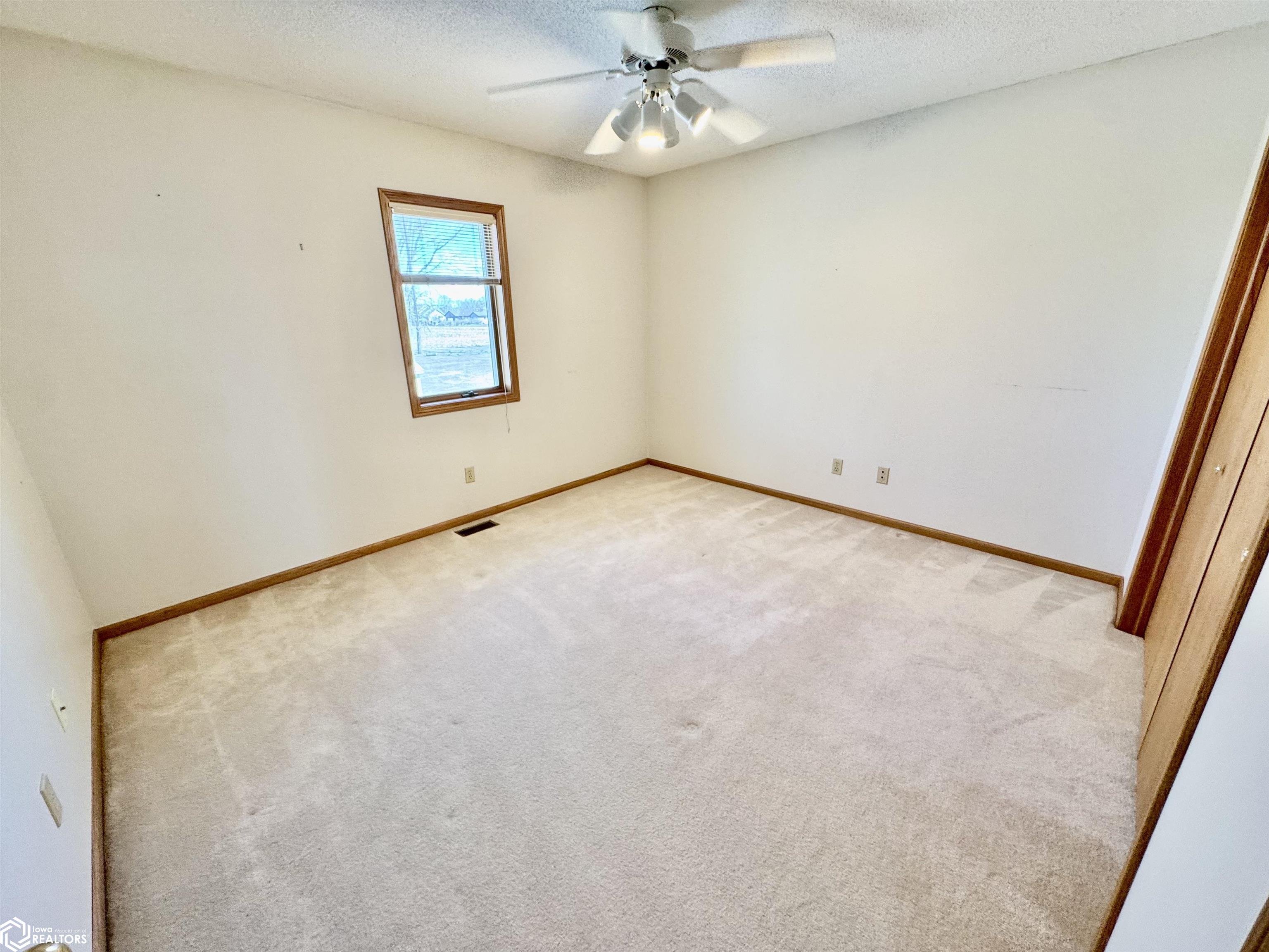 2302 16th Ave N, Clear Lake, Iowa image 43