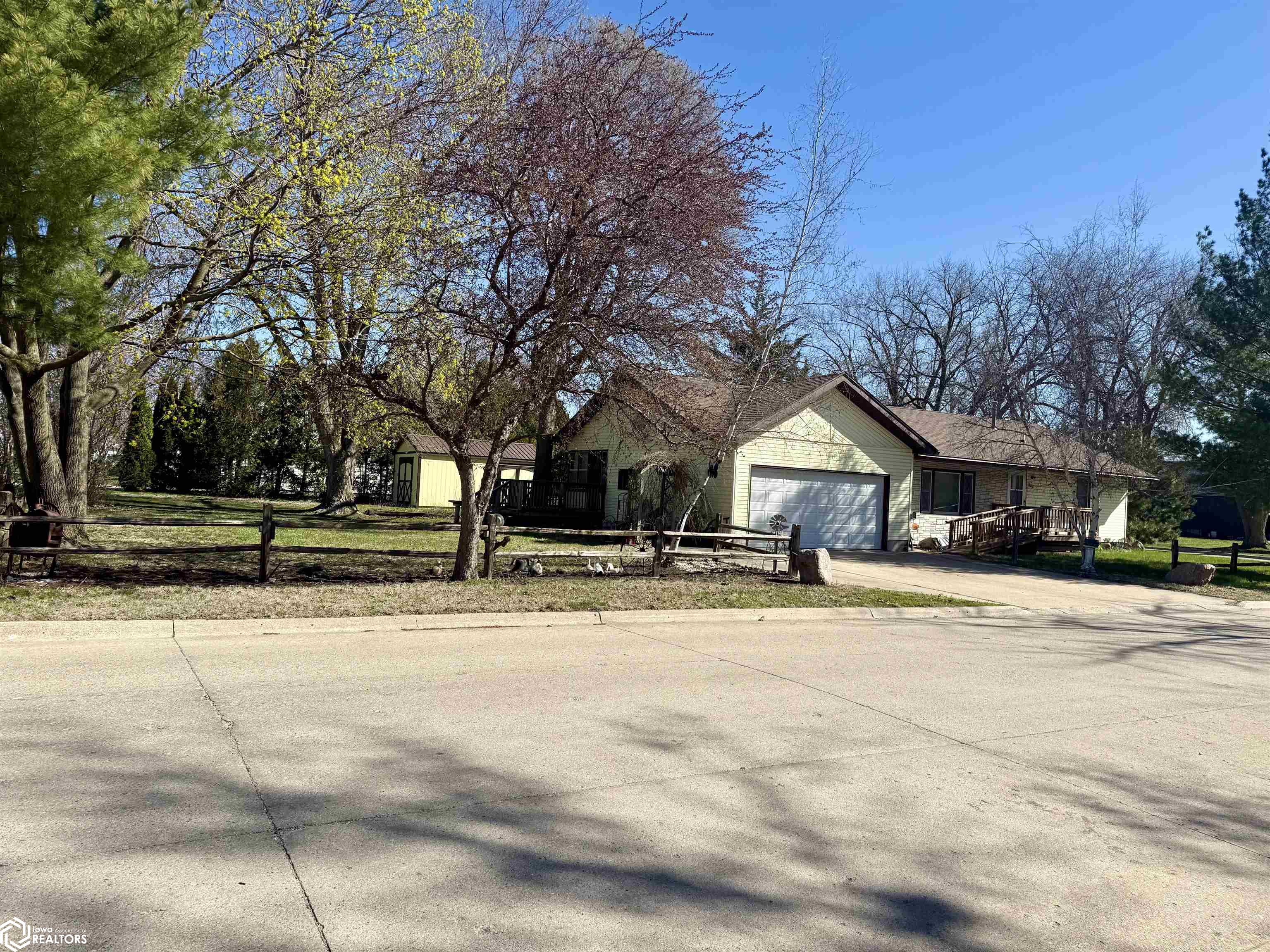 908 W Madison Street, Jefferson, Iowa image 2