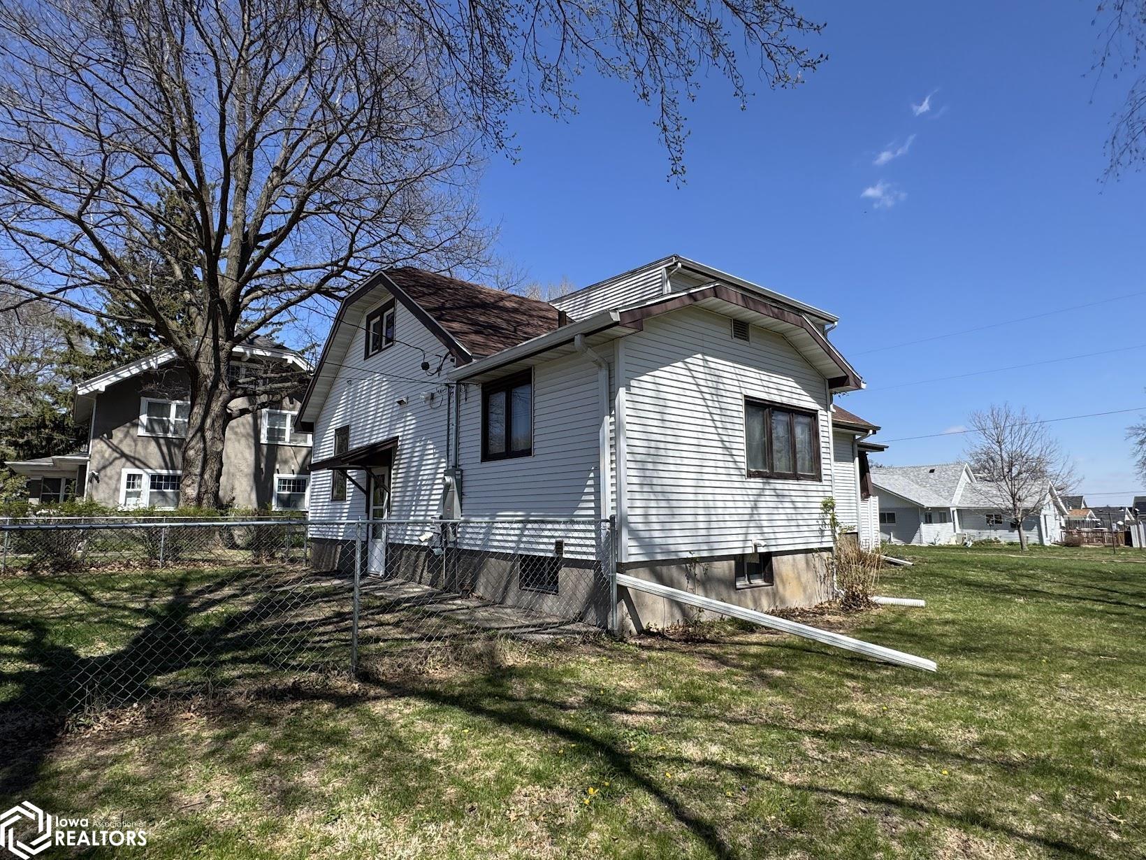 2007 River Street, Burlington, Iowa image 3