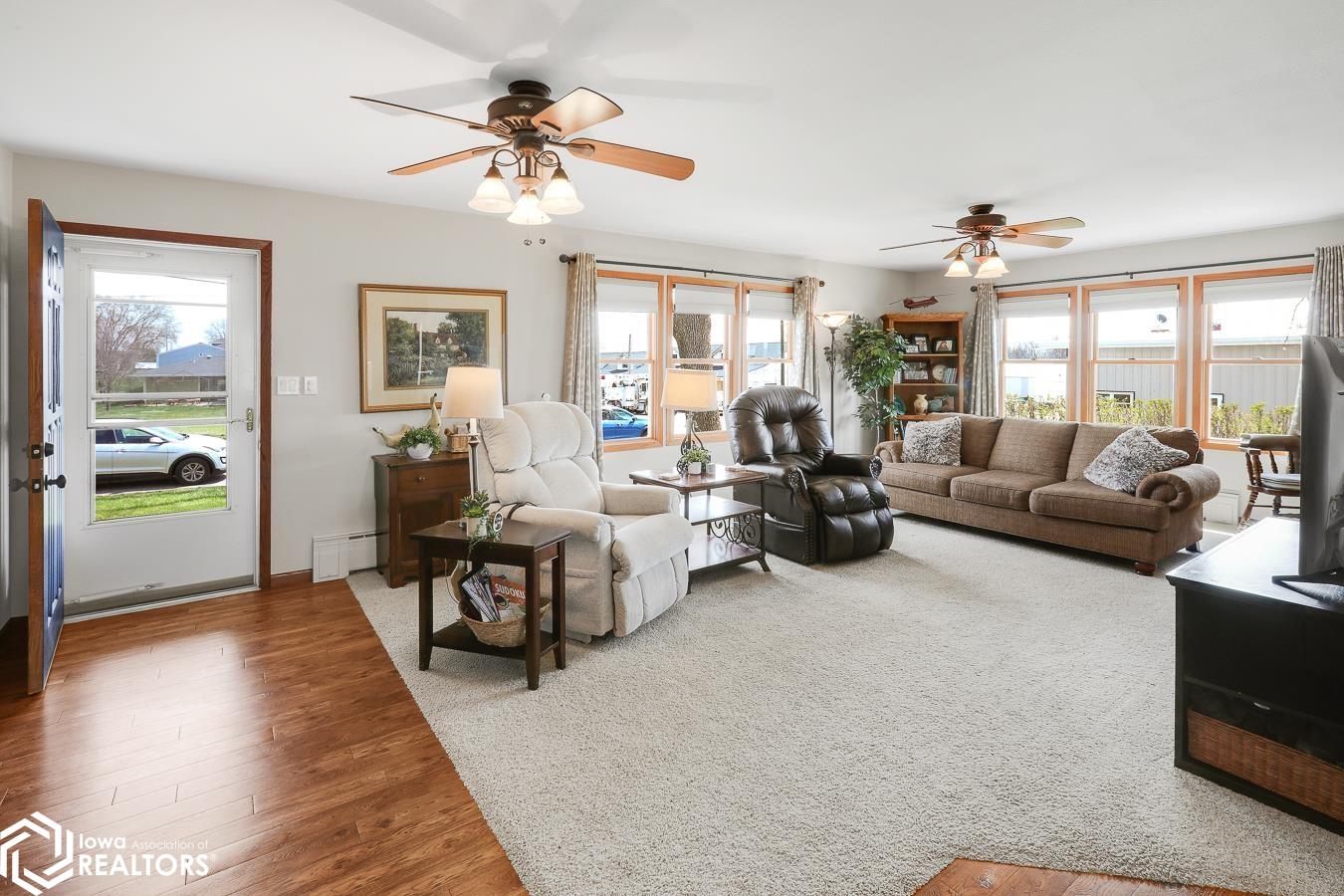 301 Otley Street, Leighton, Iowa image 3