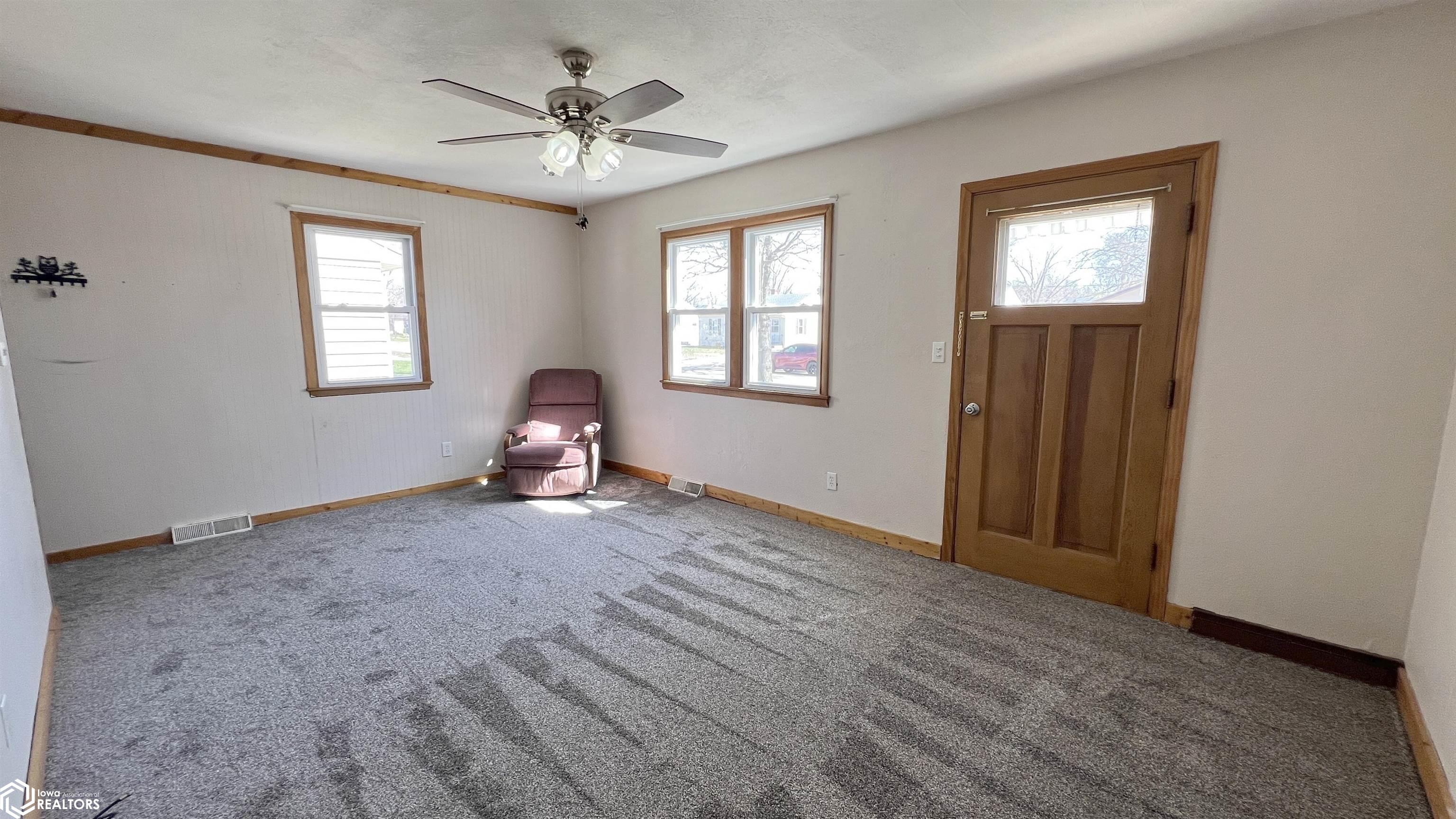 709 8th Avenue, Charles City, Iowa image 4