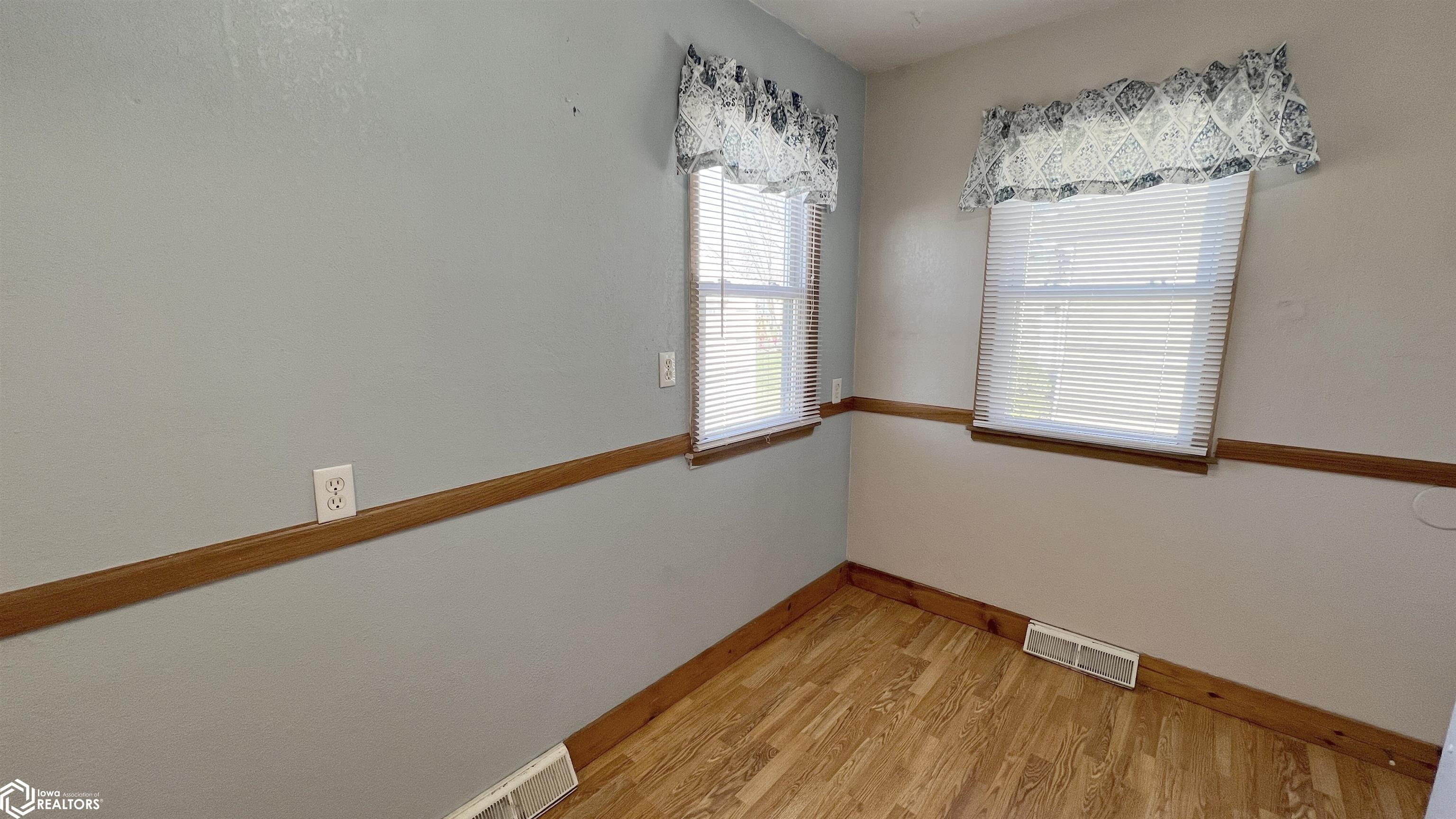 709 8th Avenue, Charles City, Iowa image 8