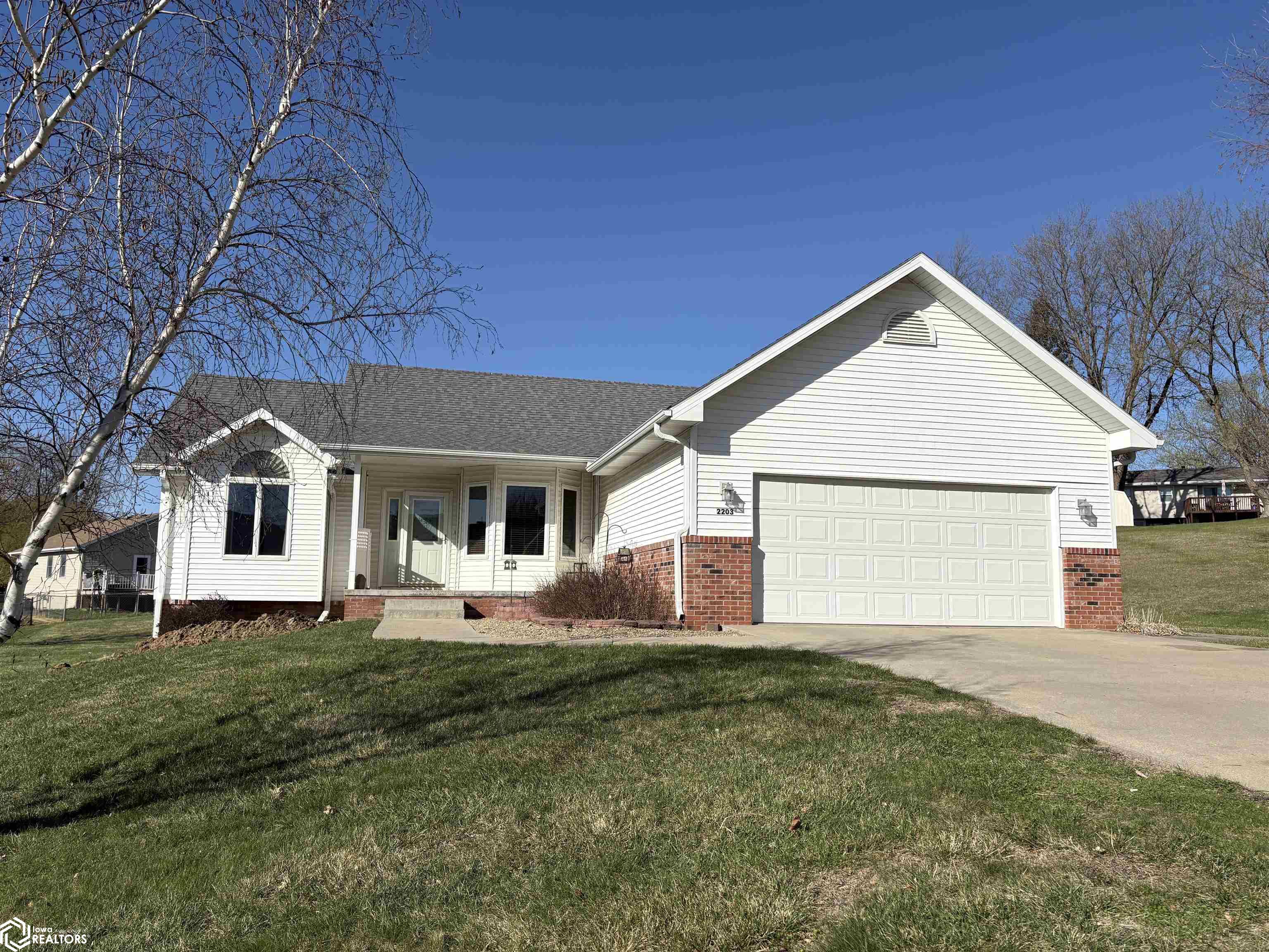 2203 Woodfield Drive, Red Oak, Iowa image 2