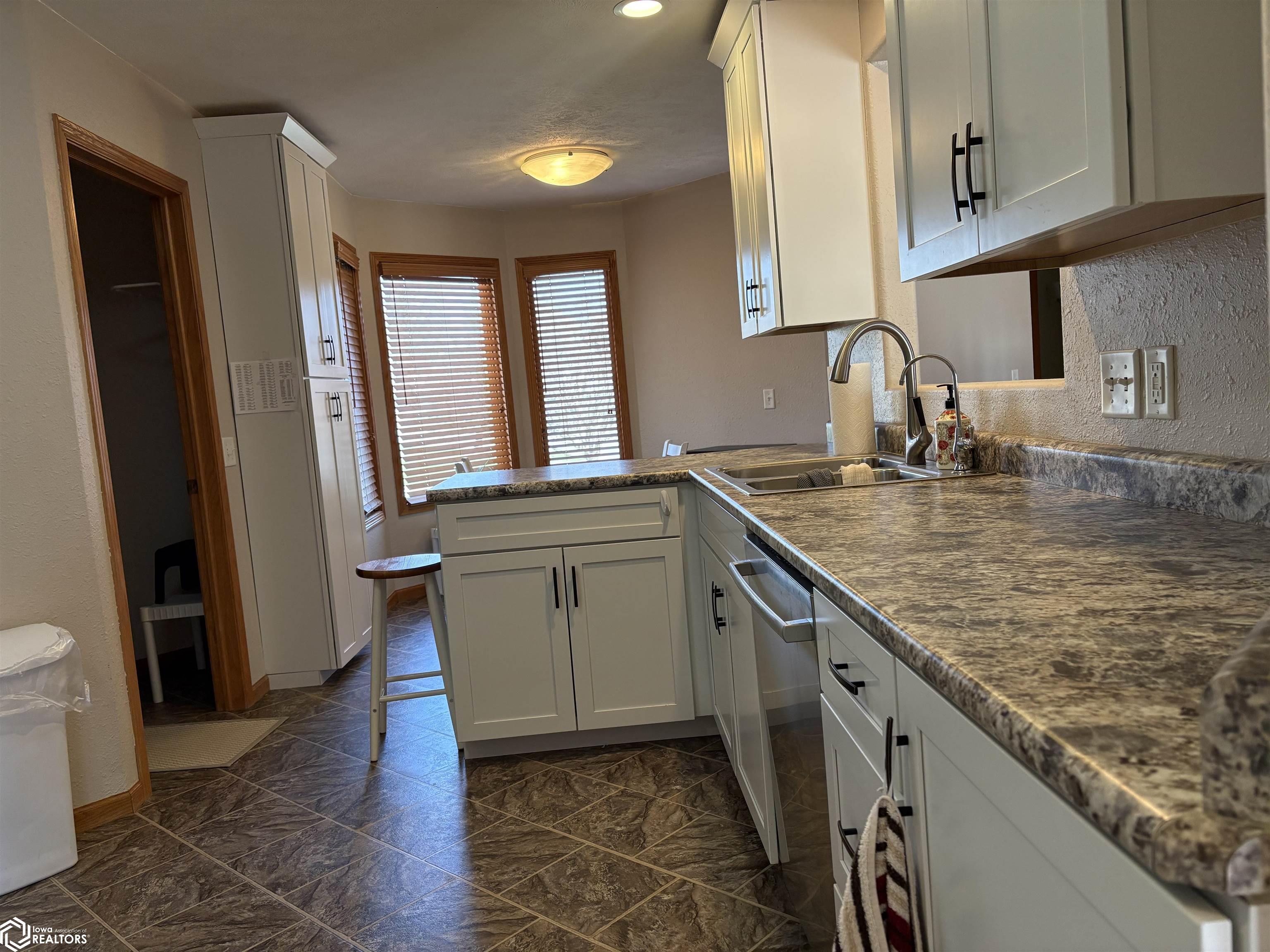 2203 Woodfield Drive, Red Oak, Iowa image 11