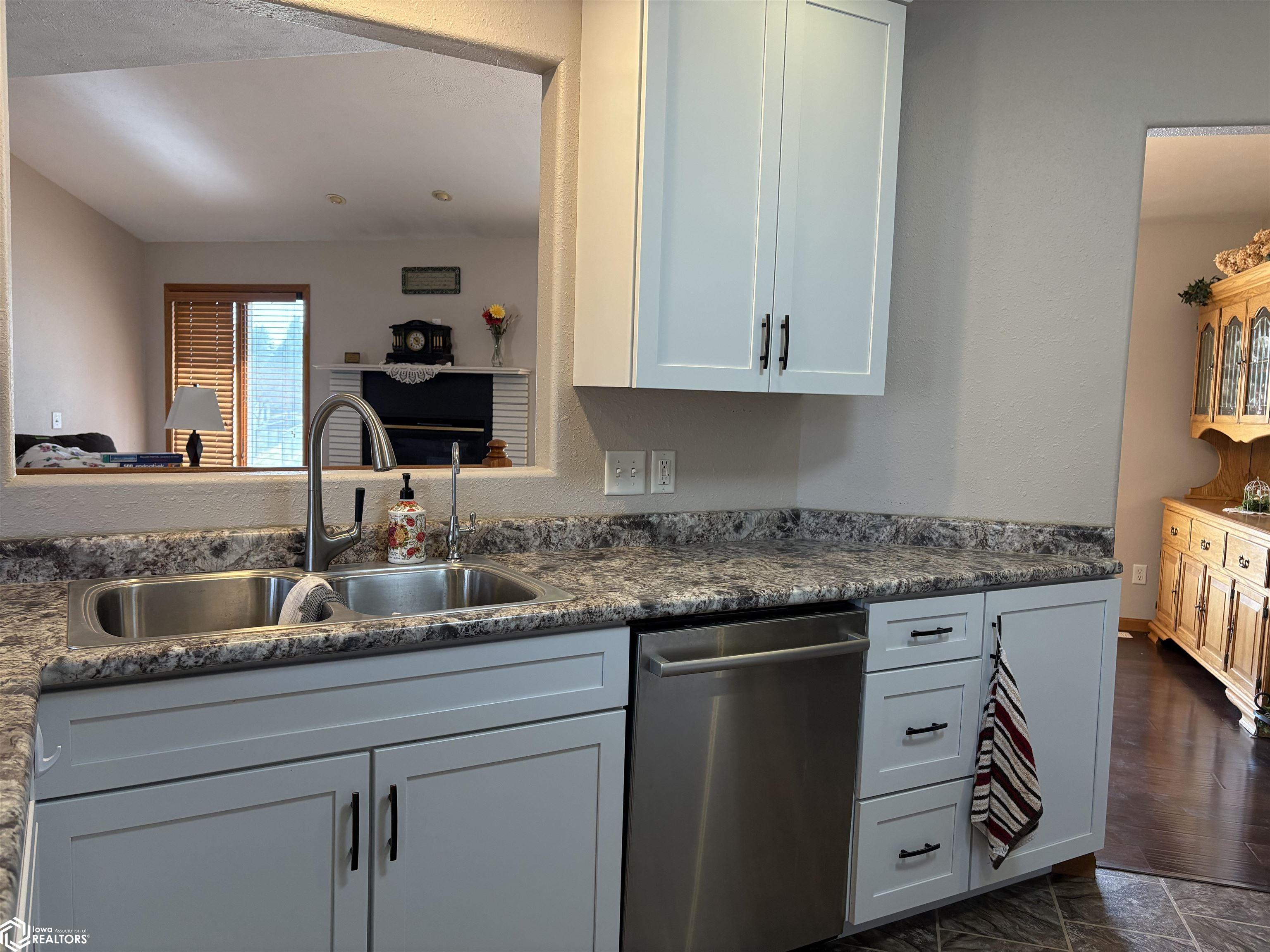 2203 Woodfield Drive, Red Oak, Iowa image 15