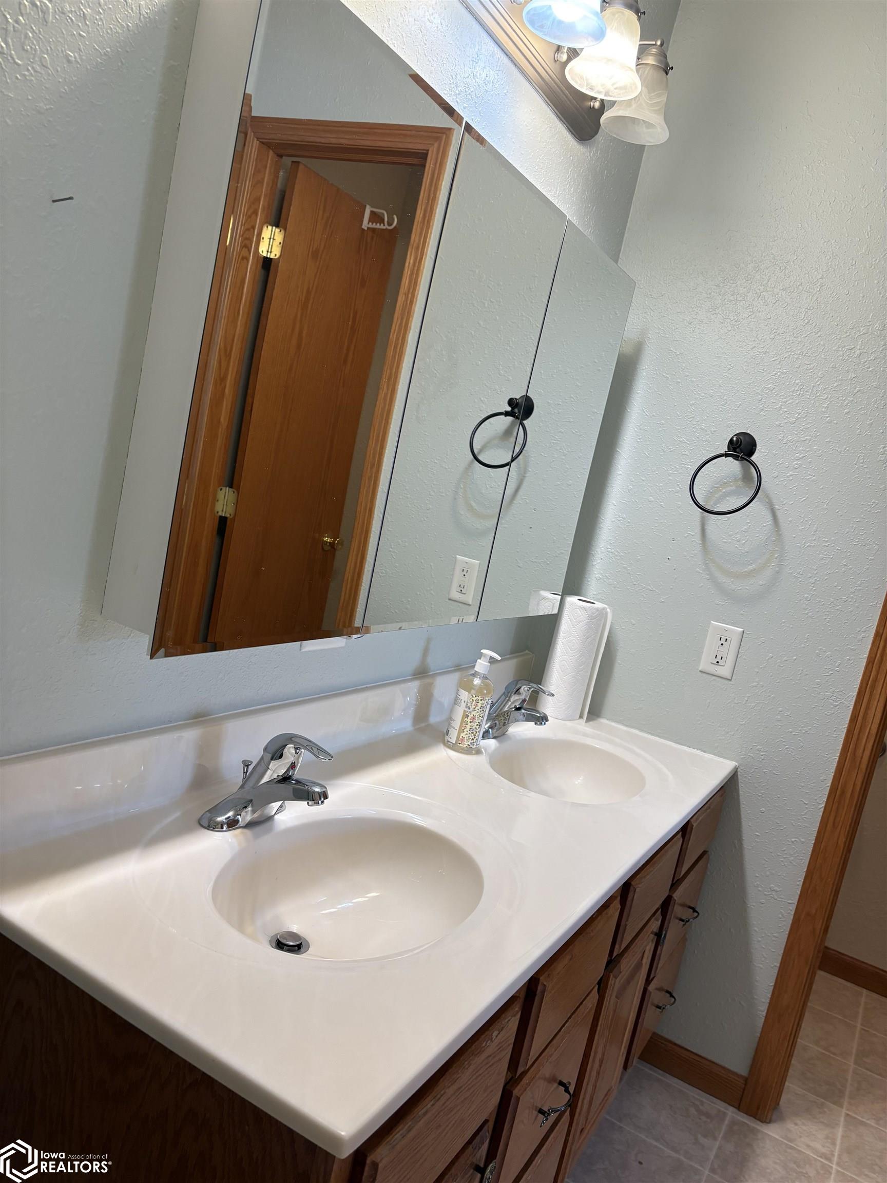 2203 Woodfield Drive, Red Oak, Iowa image 30