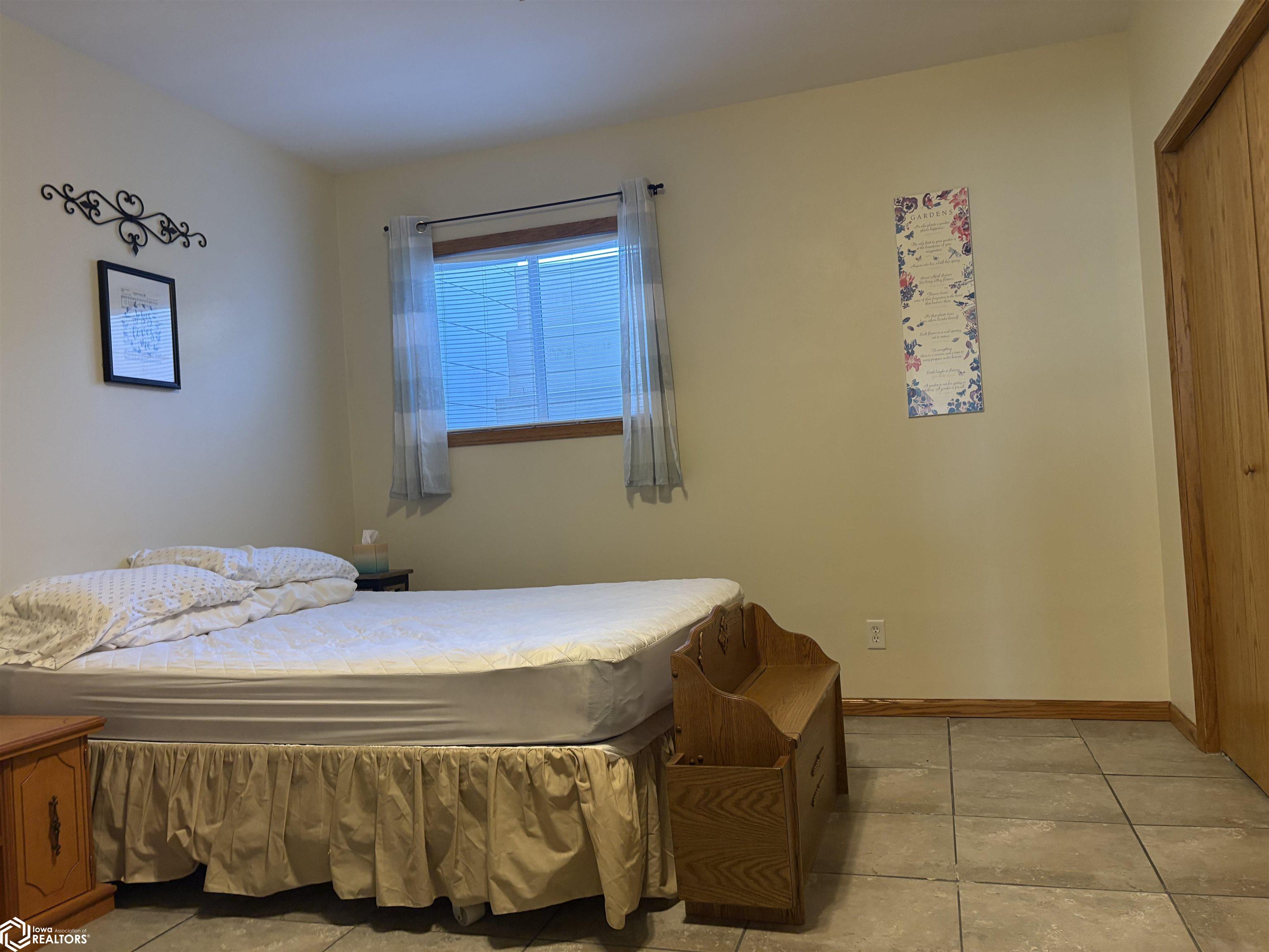 2203 Woodfield Drive, Red Oak, Iowa image 44