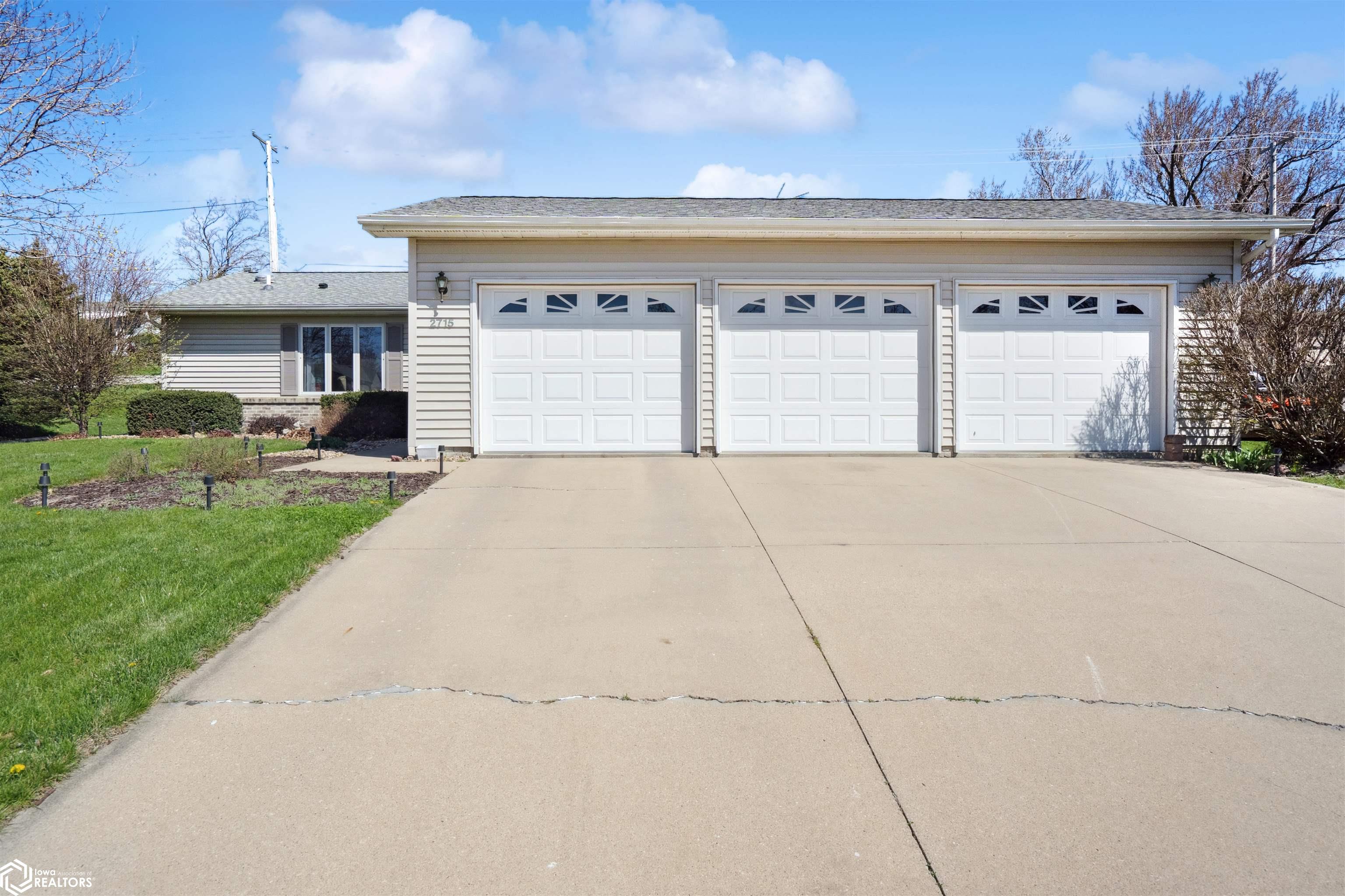 2715 Arnold Drive, Marshalltown, Iowa image 3