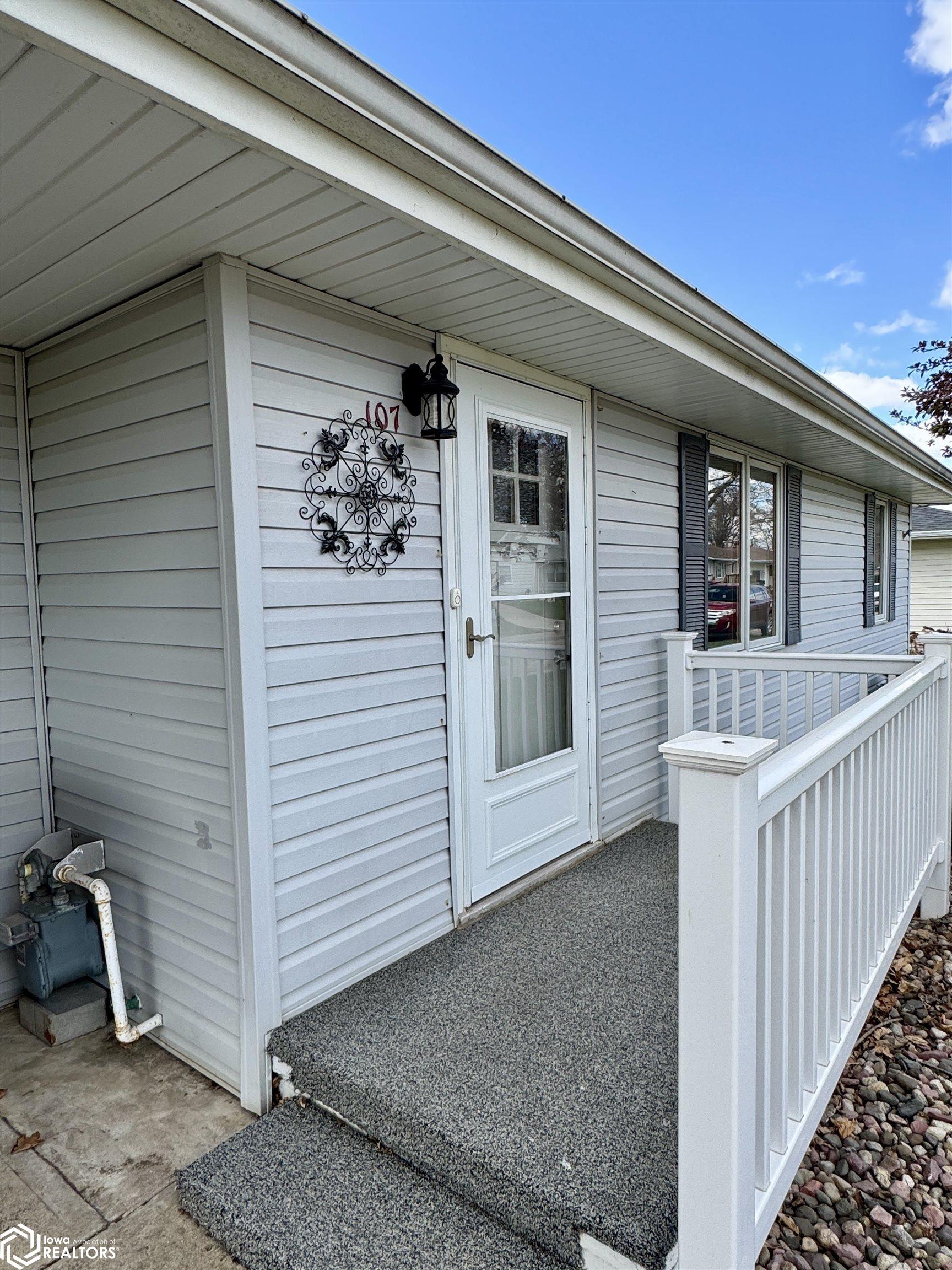 107 Knutsen Street, Exira, Iowa image 3