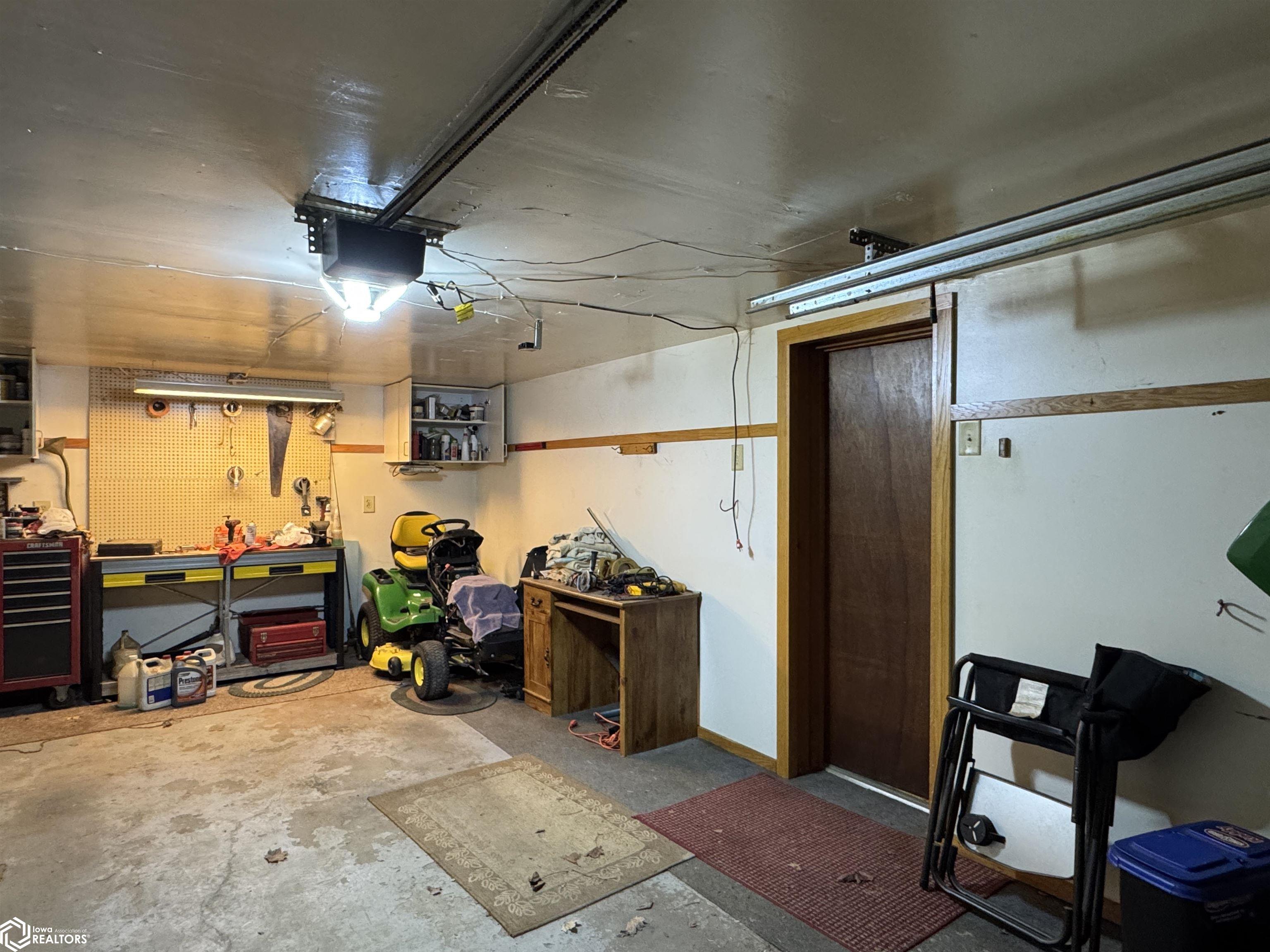 107 Knutsen Street, Exira, Iowa image 36