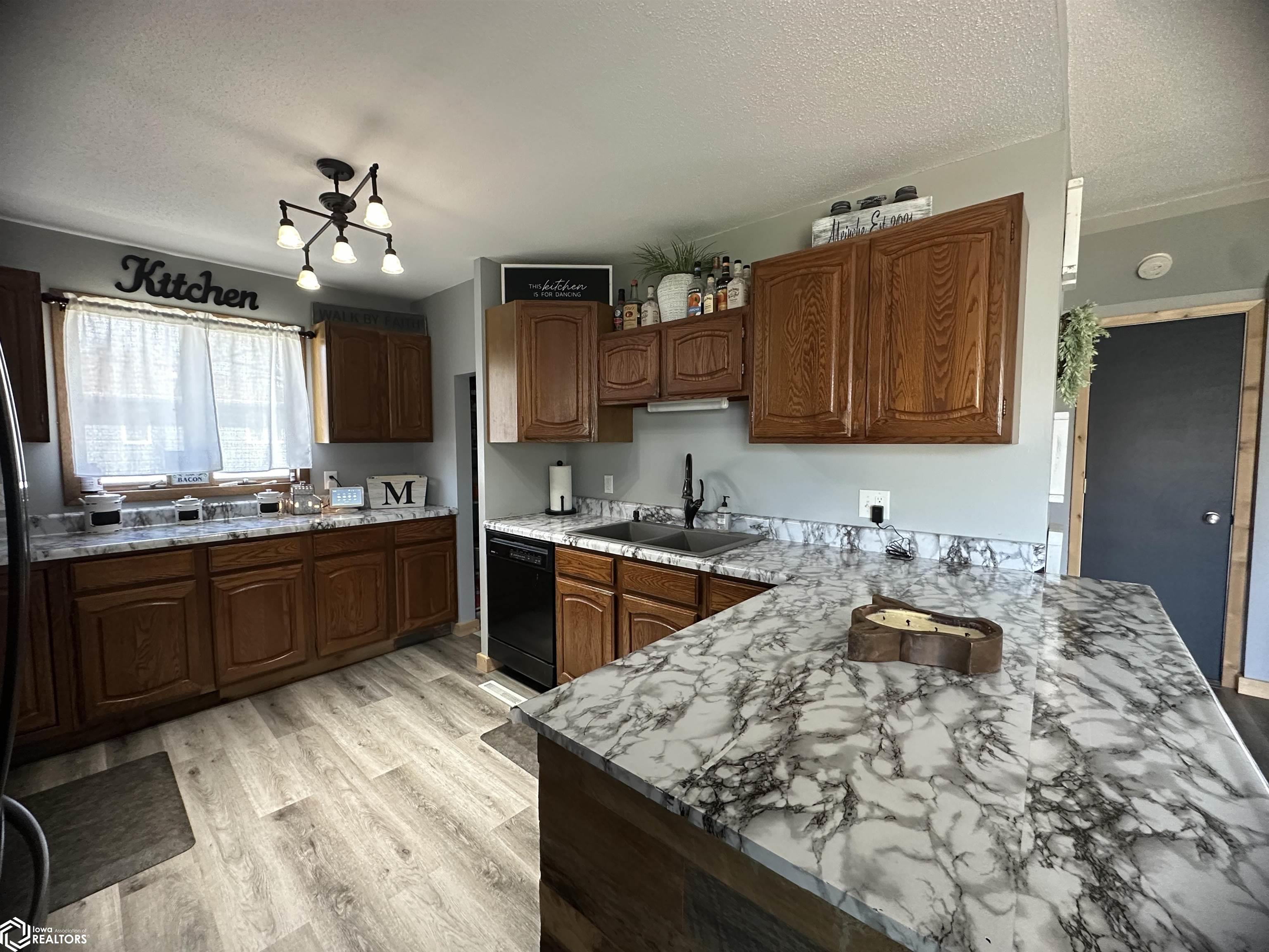604 N 3rd Ave, Northwood, Iowa image 3