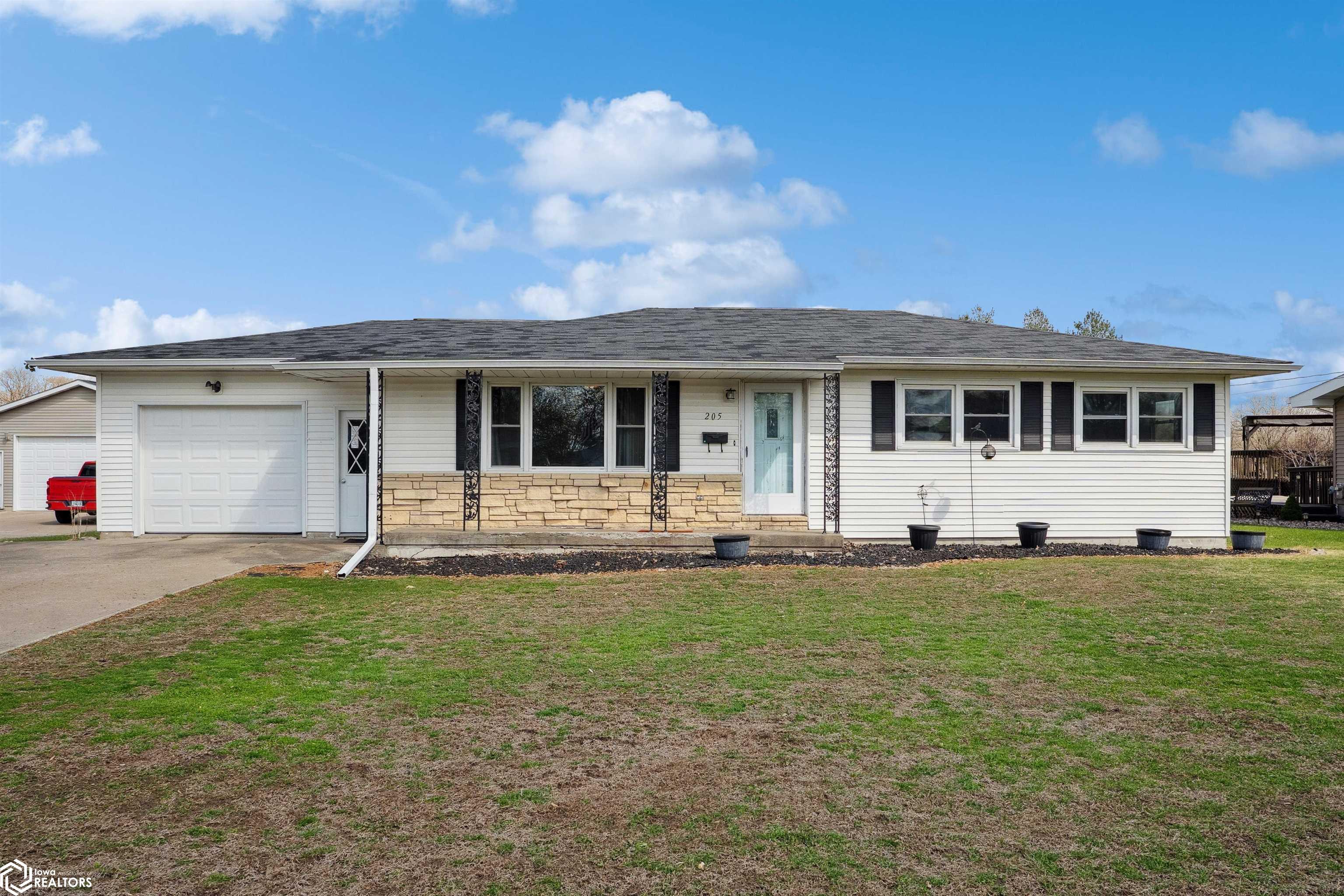 205 9th Street, West Point, Iowa image 1