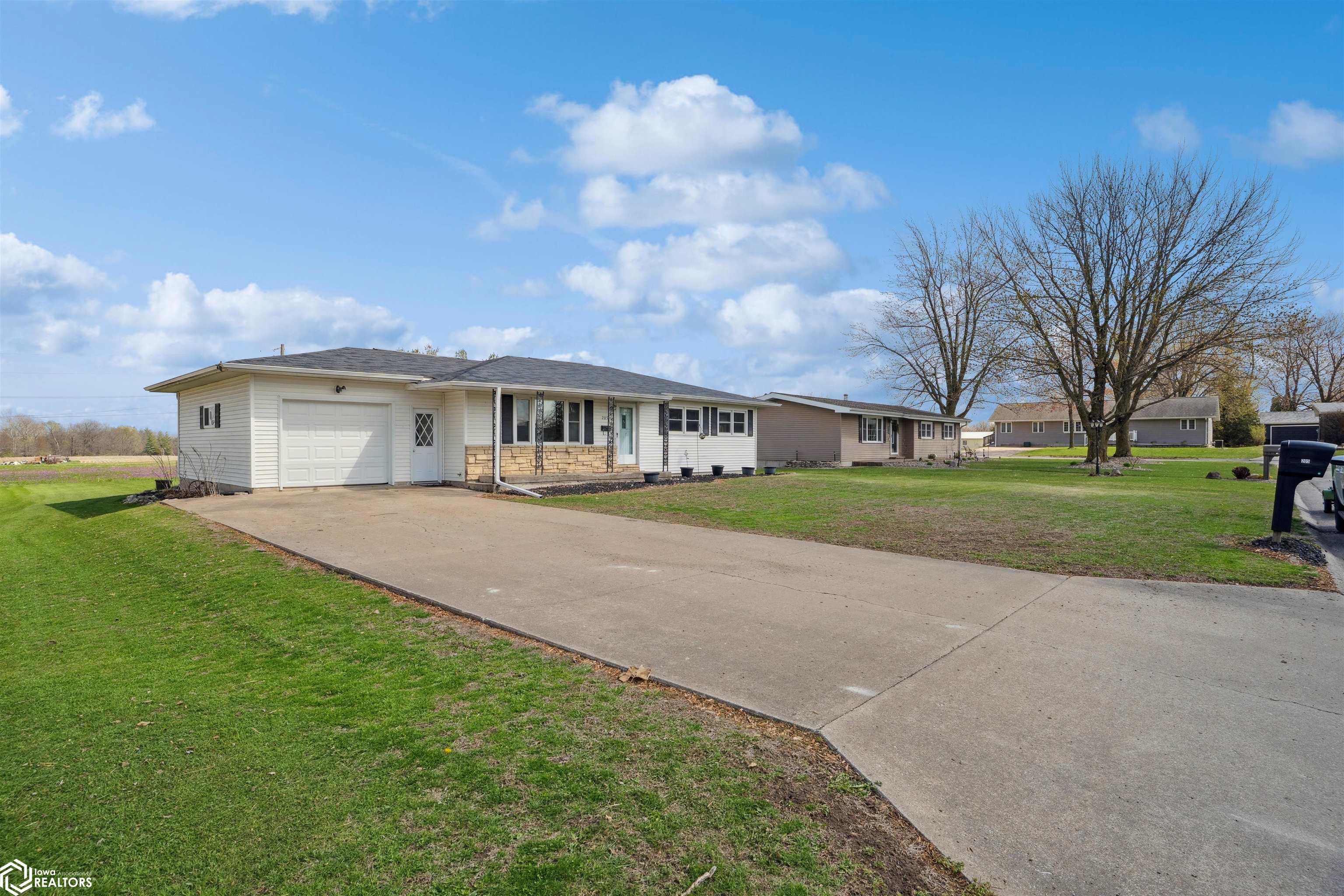 205 9th Street, West Point, Iowa image 3