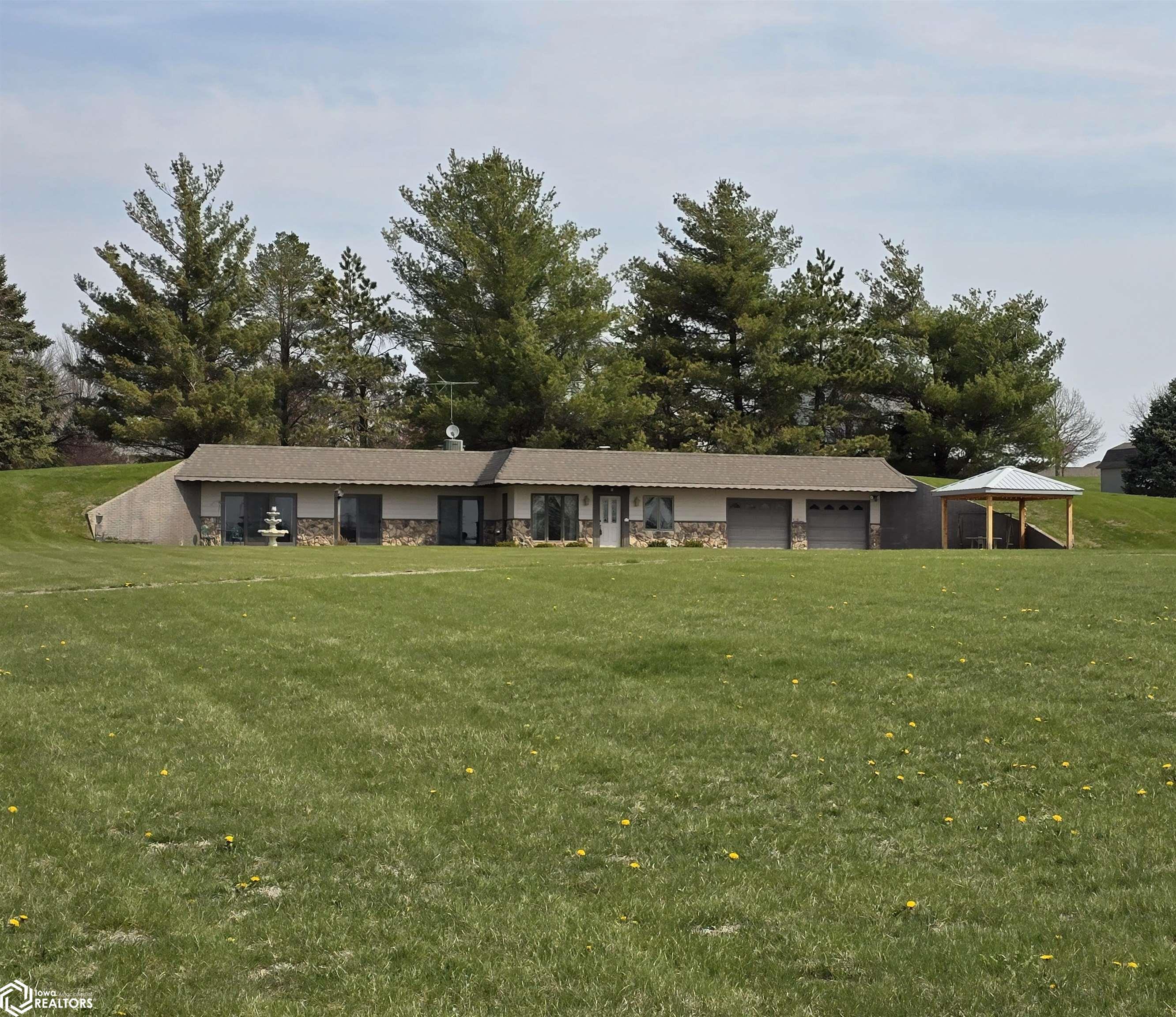 2470 Newport Avenue, Oskaloosa, Iowa image 1