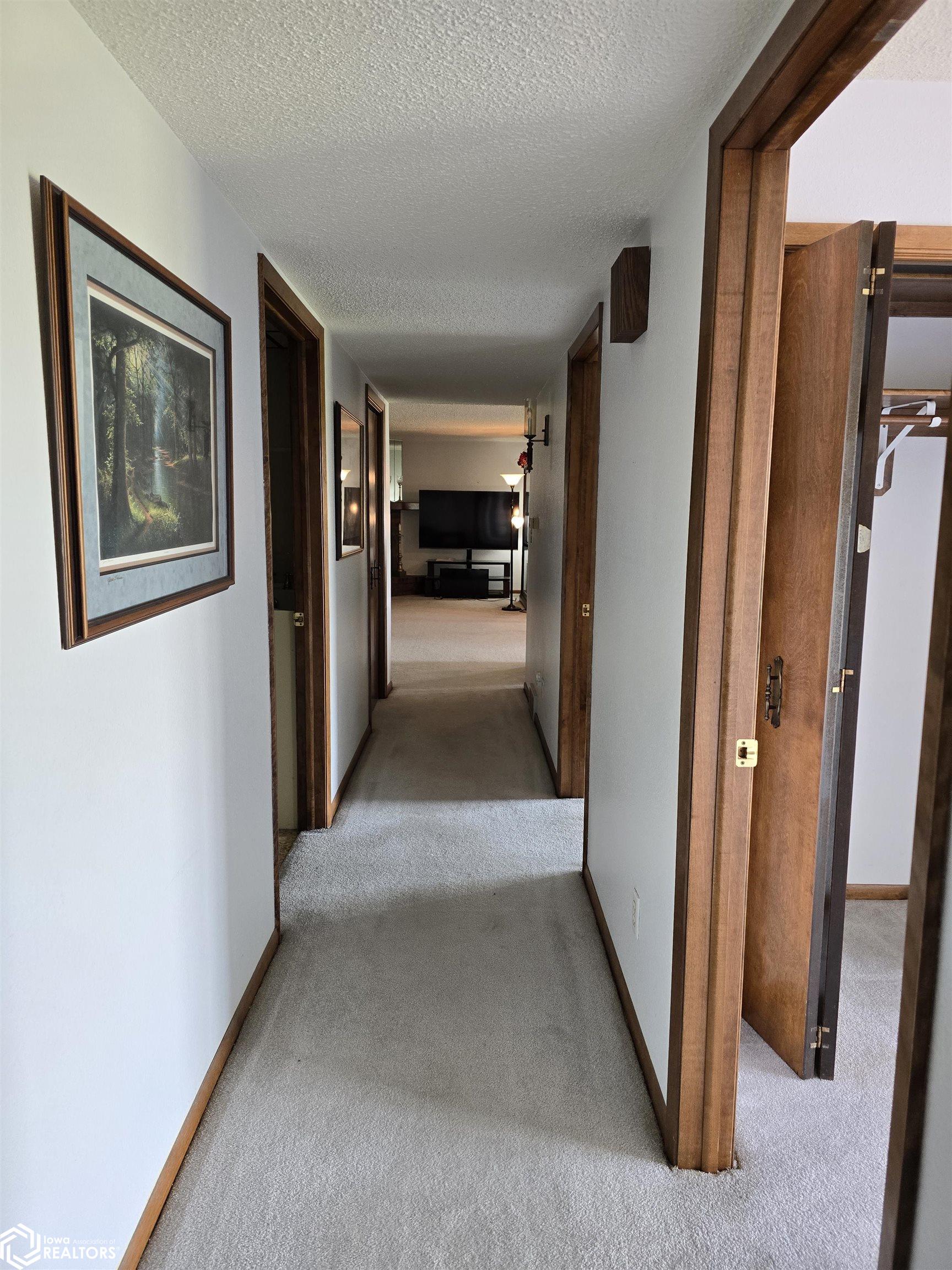 2470 Newport Avenue, Oskaloosa, Iowa image 13