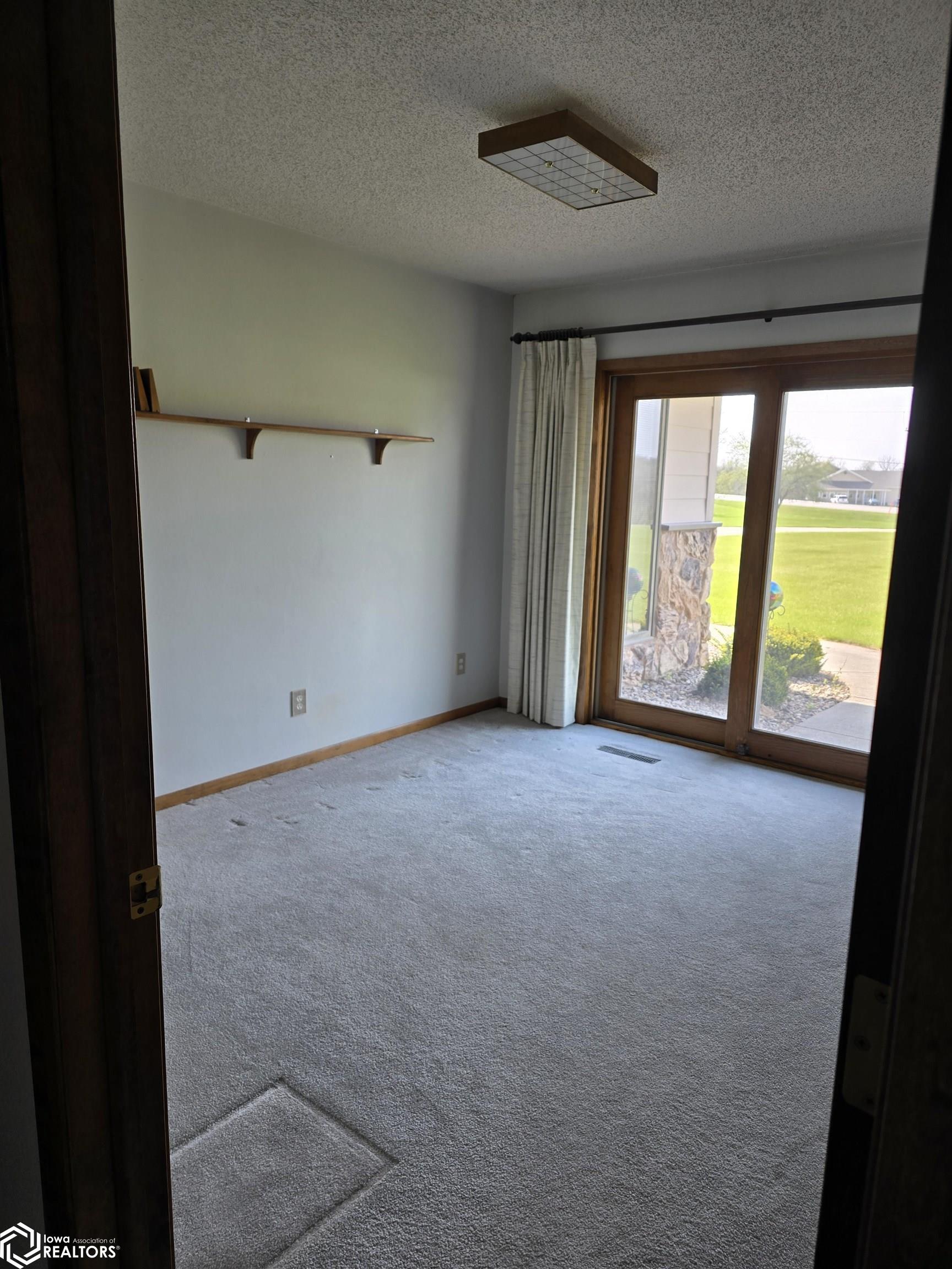 2470 Newport Avenue, Oskaloosa, Iowa image 17
