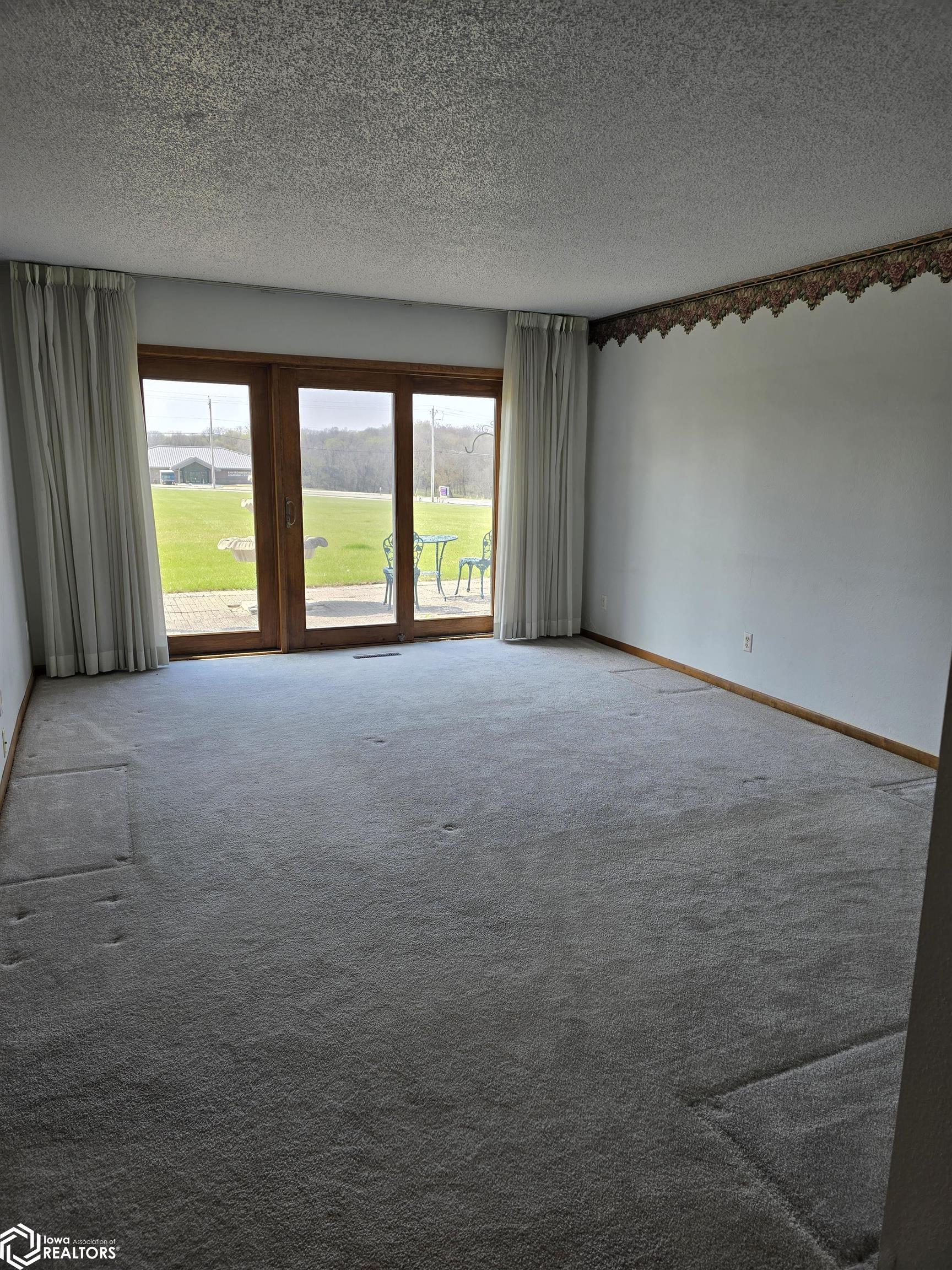 2470 Newport Avenue, Oskaloosa, Iowa image 19