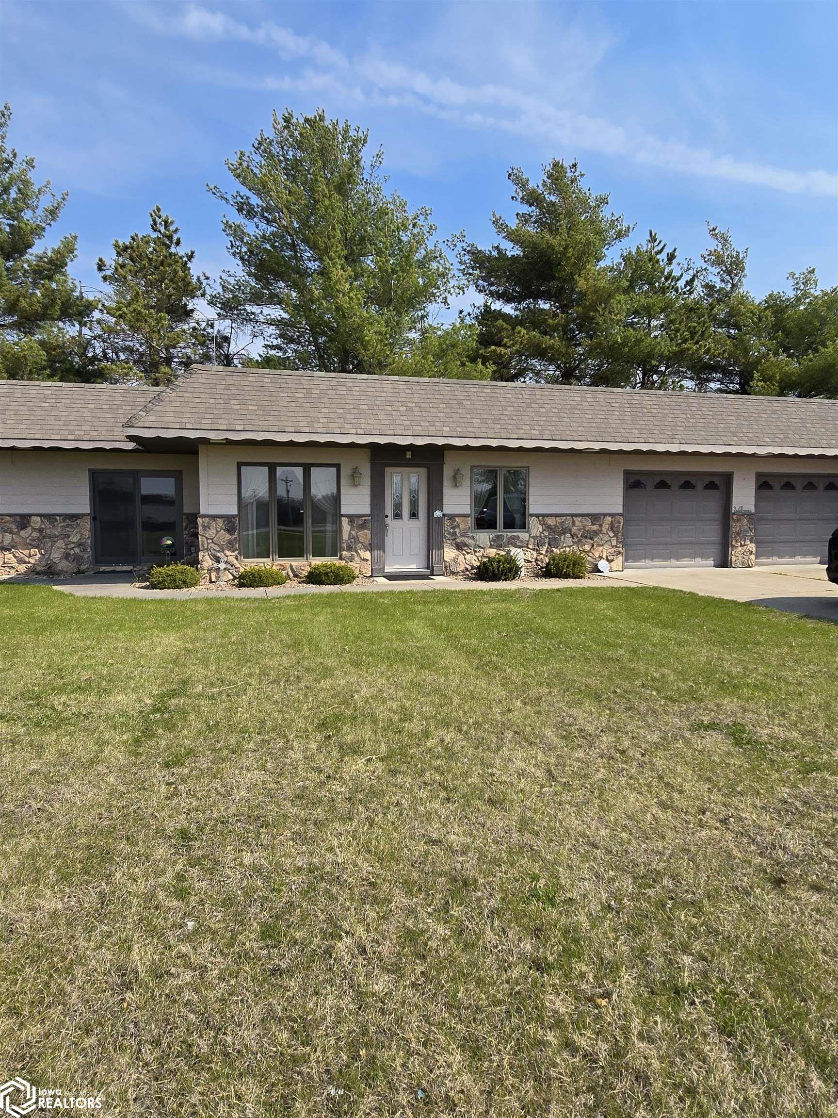 2470 Newport Avenue, Oskaloosa, Iowa image 3