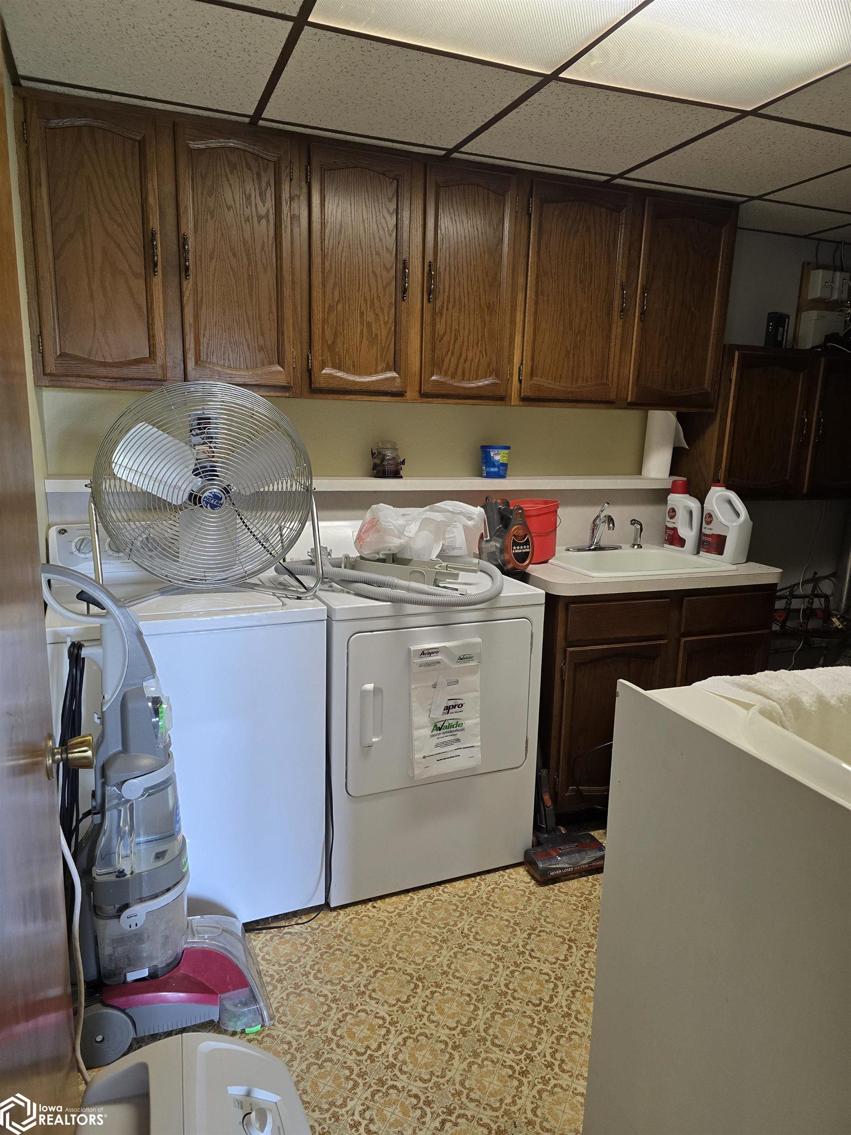 2470 Newport Avenue, Oskaloosa, Iowa image 26