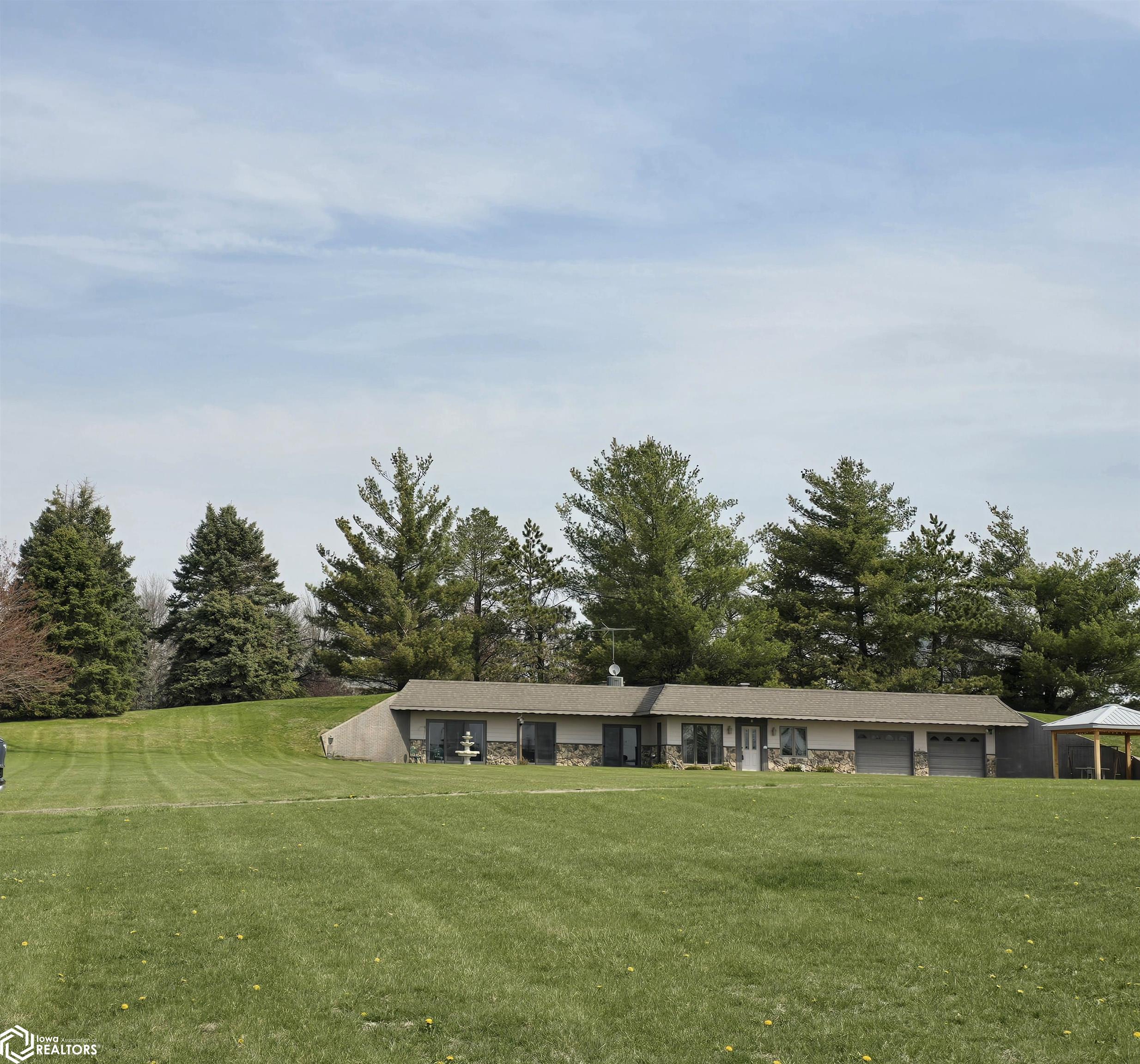 2470 Newport Avenue, Oskaloosa, Iowa image 4