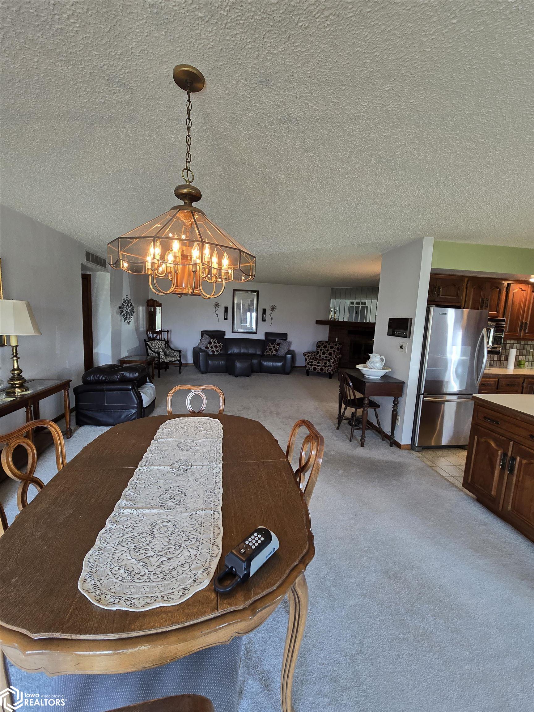 2470 Newport Avenue, Oskaloosa, Iowa image 6
