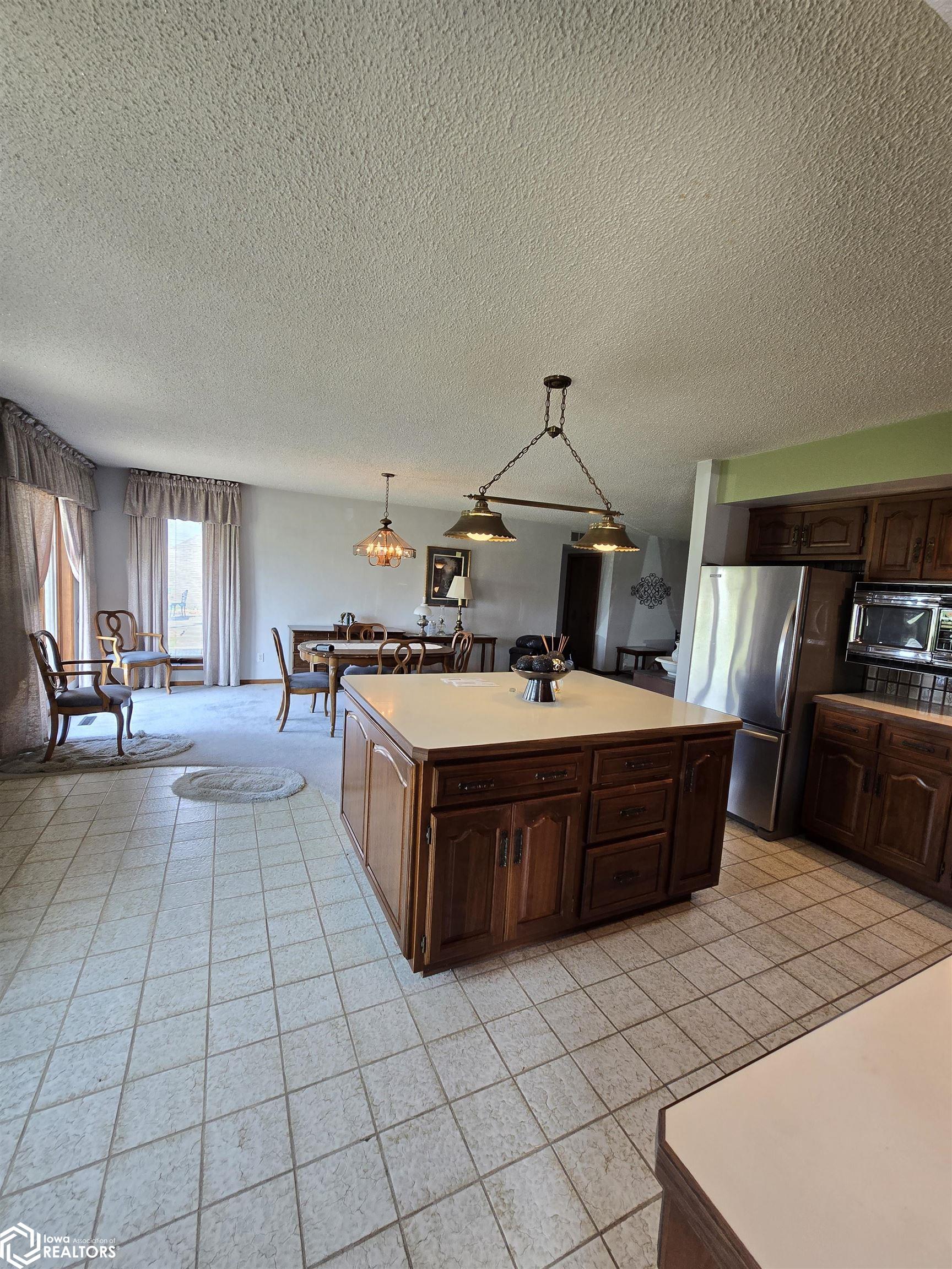 2470 Newport Avenue, Oskaloosa, Iowa image 8