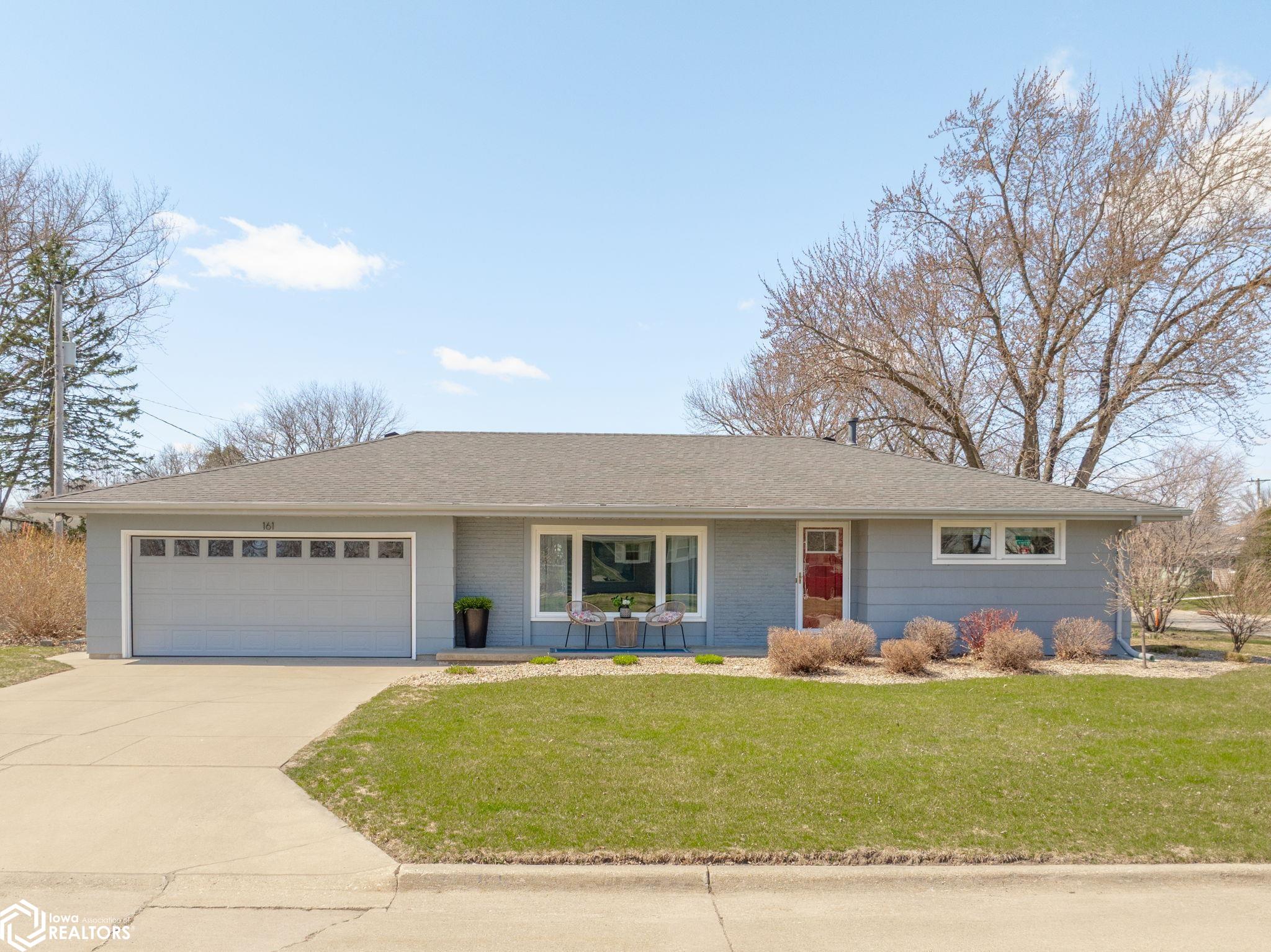 161 Granada Drive, Mason City, Iowa image 1