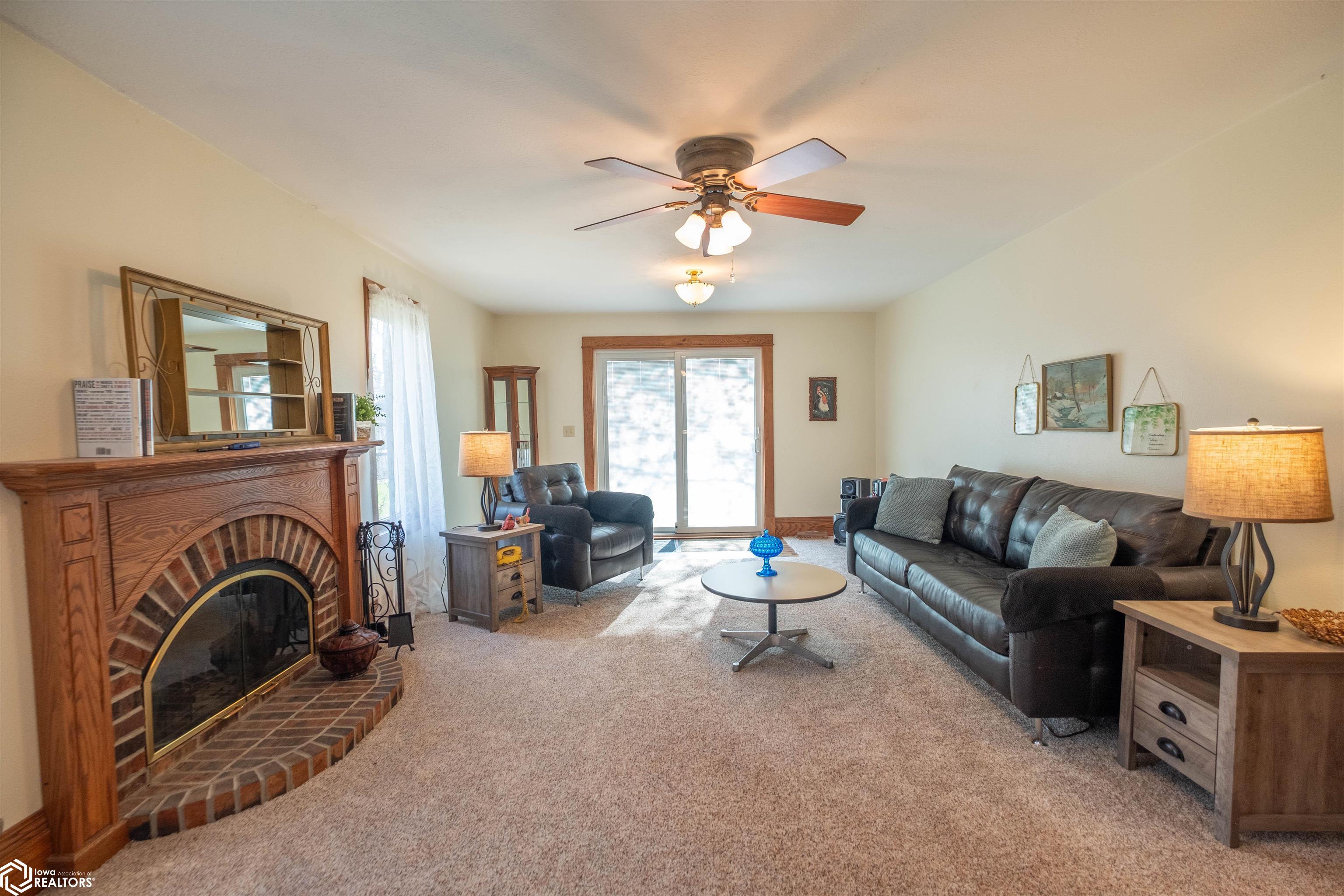 402 E Grundy Avenue, Conrad, Iowa image 13