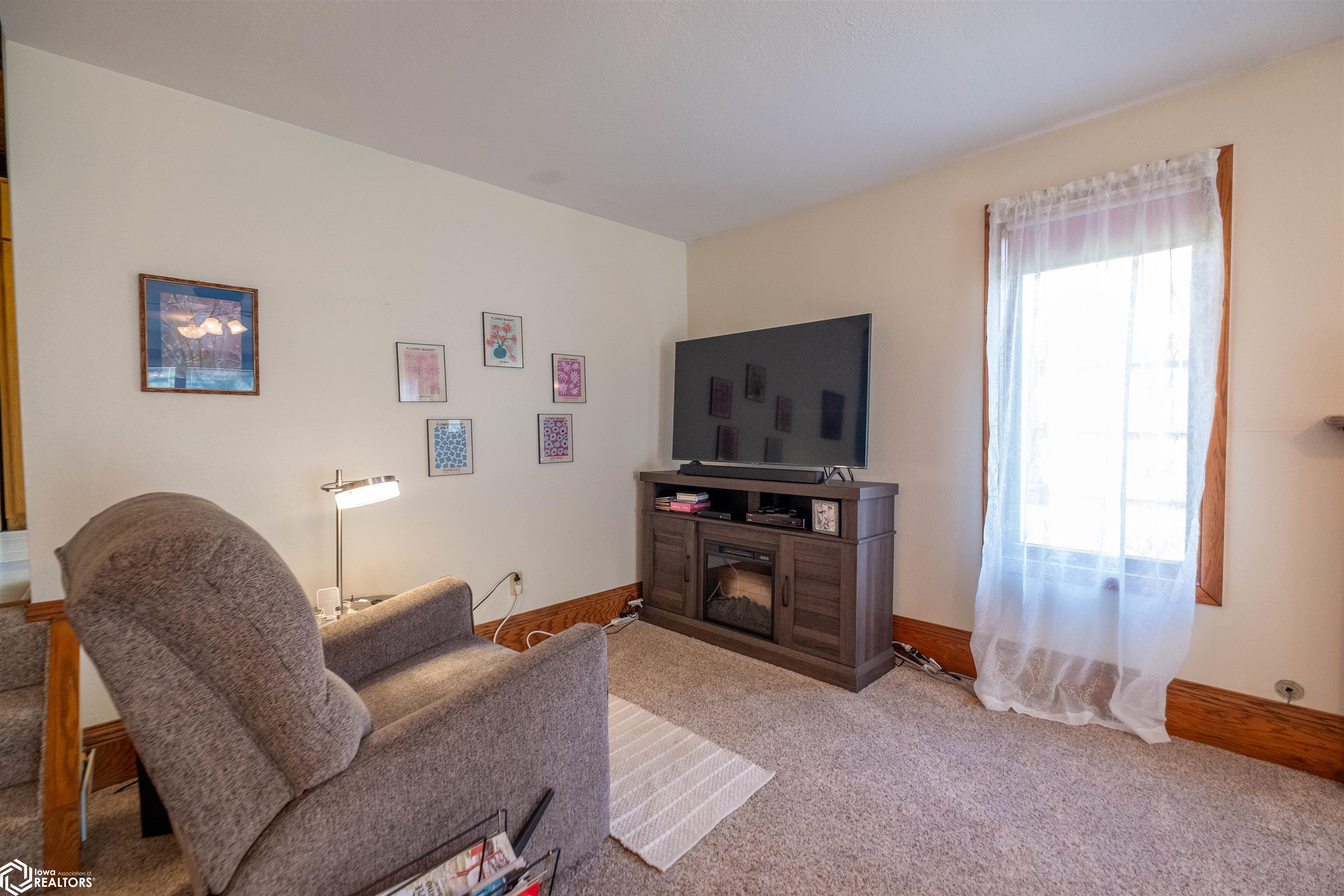 402 E Grundy Avenue, Conrad, Iowa image 15