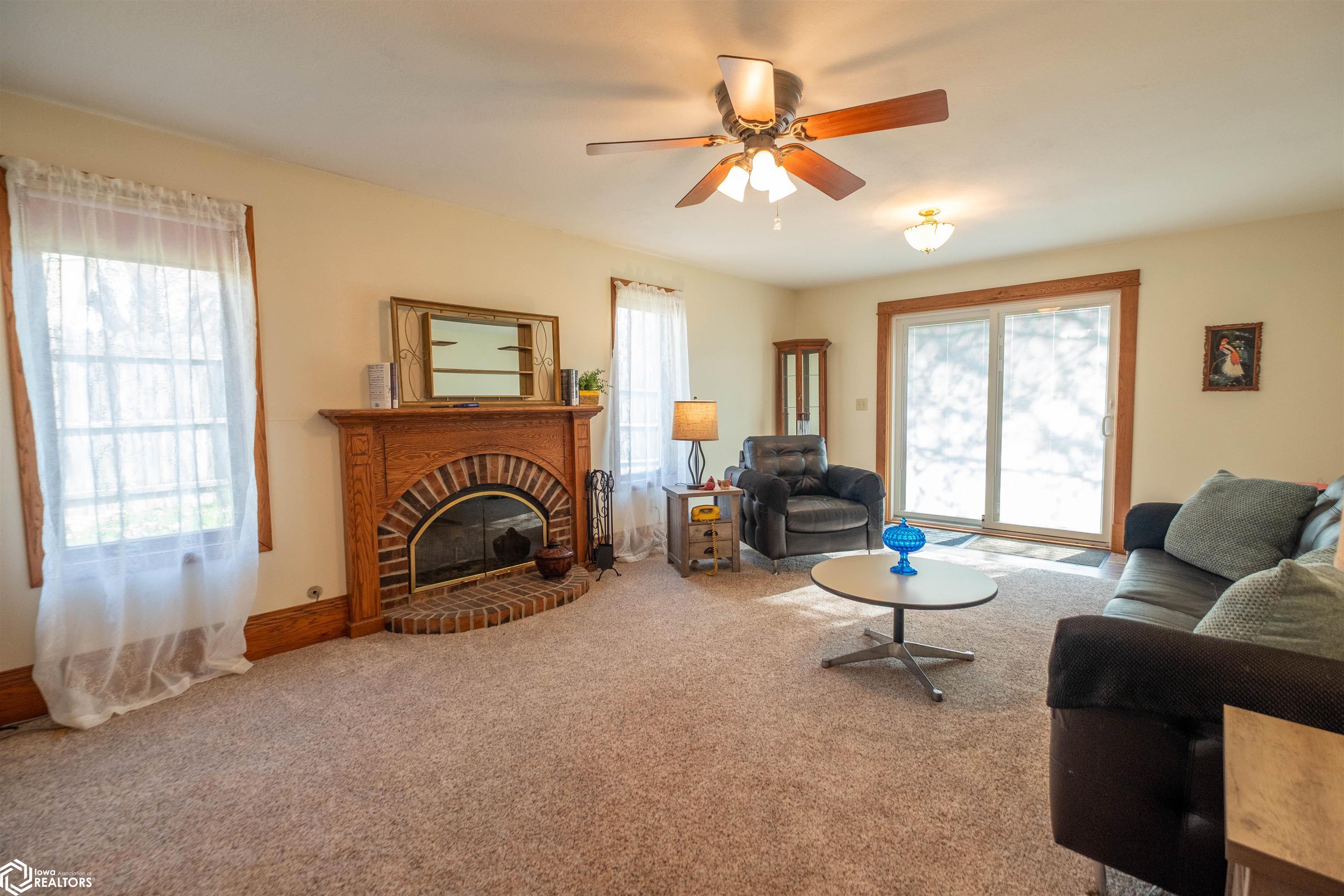 402 E Grundy Avenue, Conrad, Iowa image 16