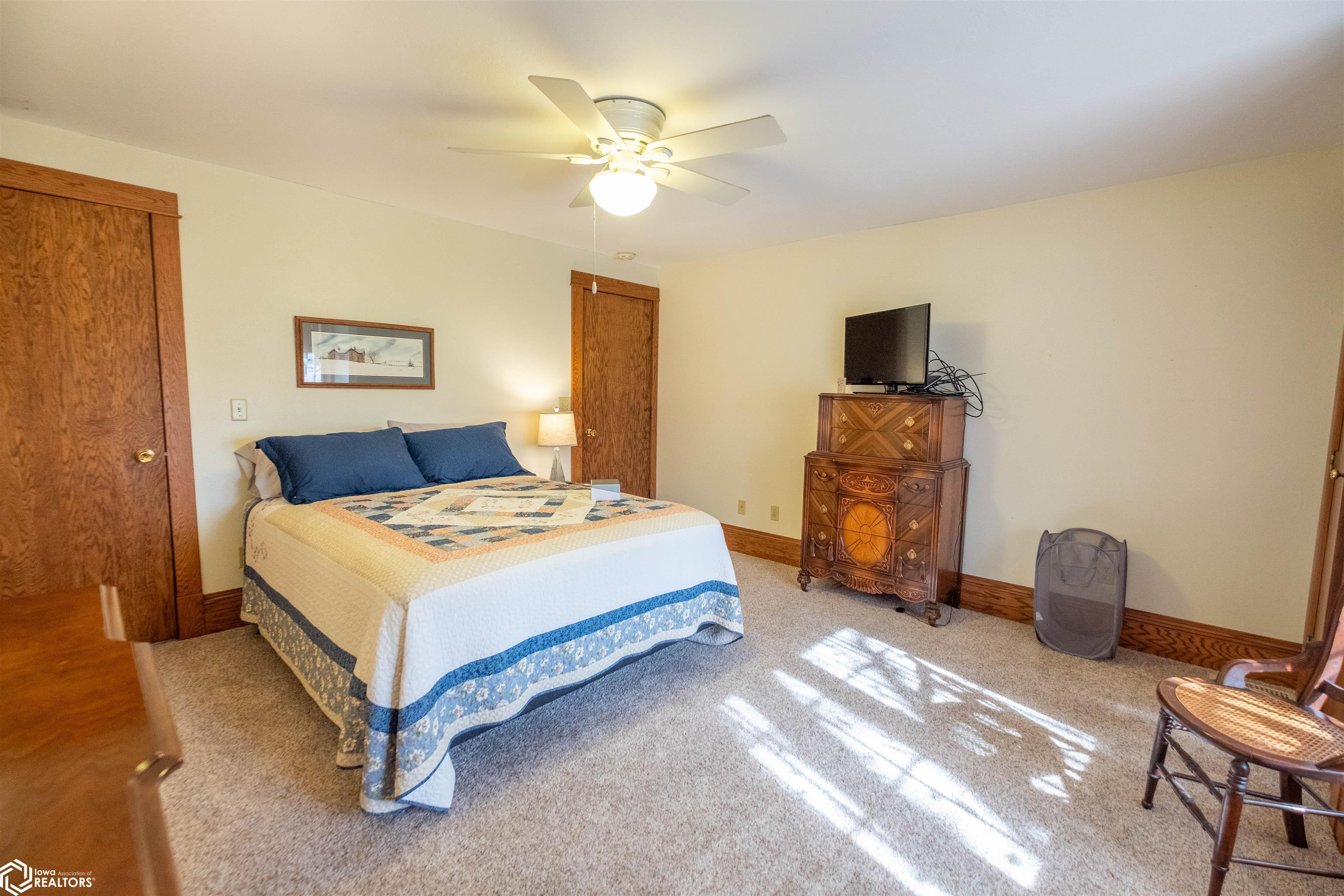 402 E Grundy Avenue, Conrad, Iowa image 20