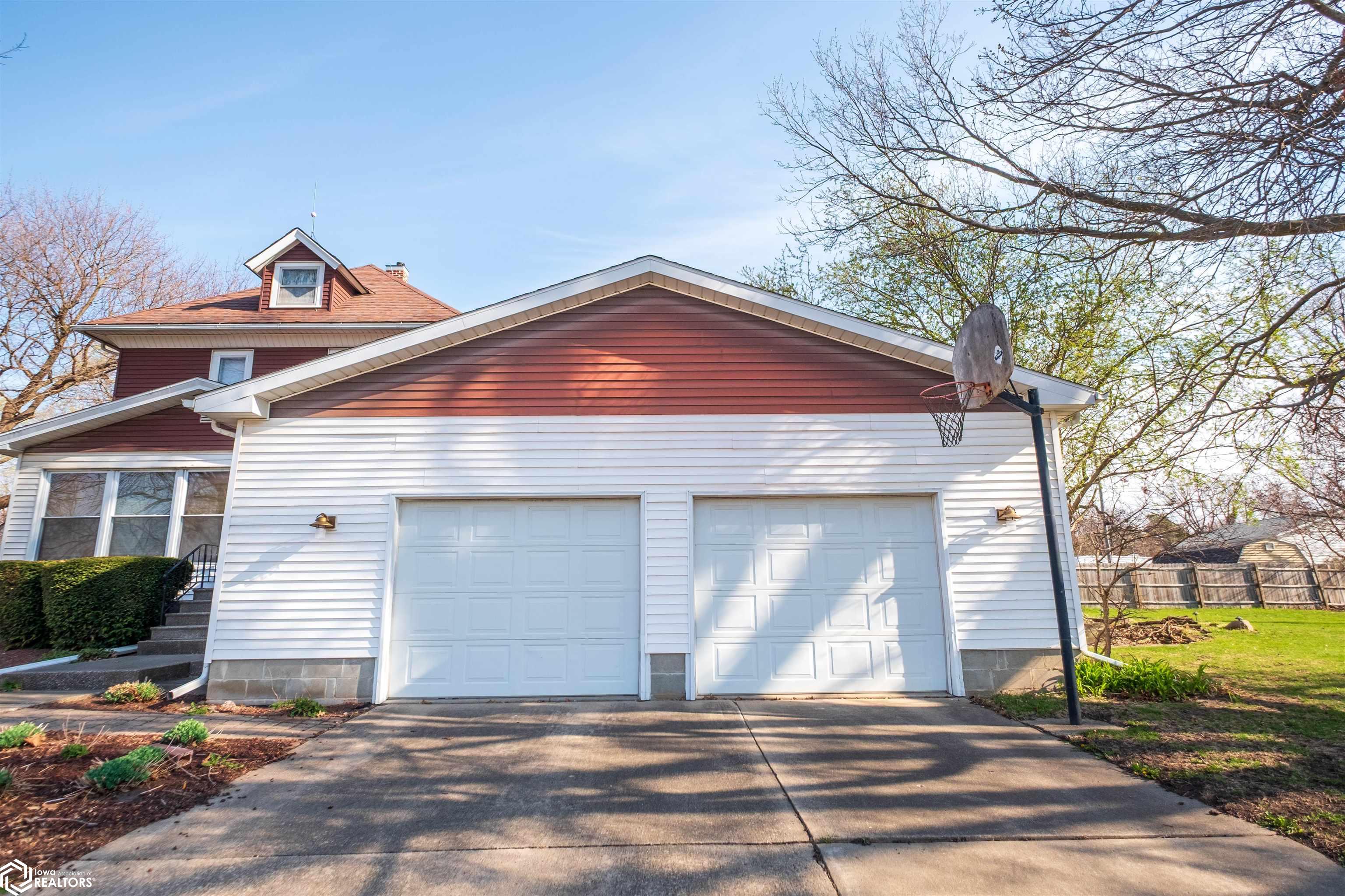402 E Grundy Avenue, Conrad, Iowa image 26