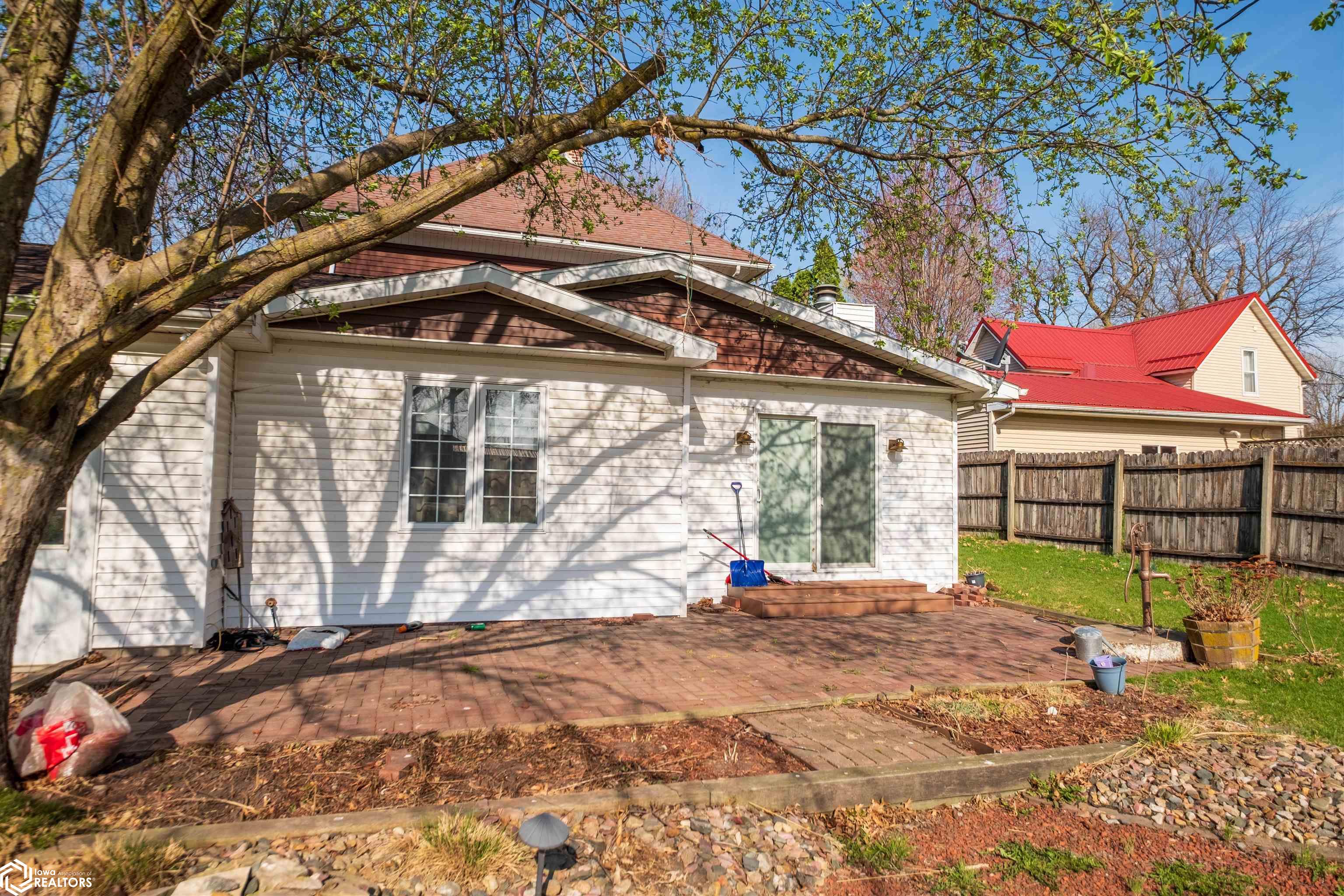 402 E Grundy Avenue, Conrad, Iowa image 29