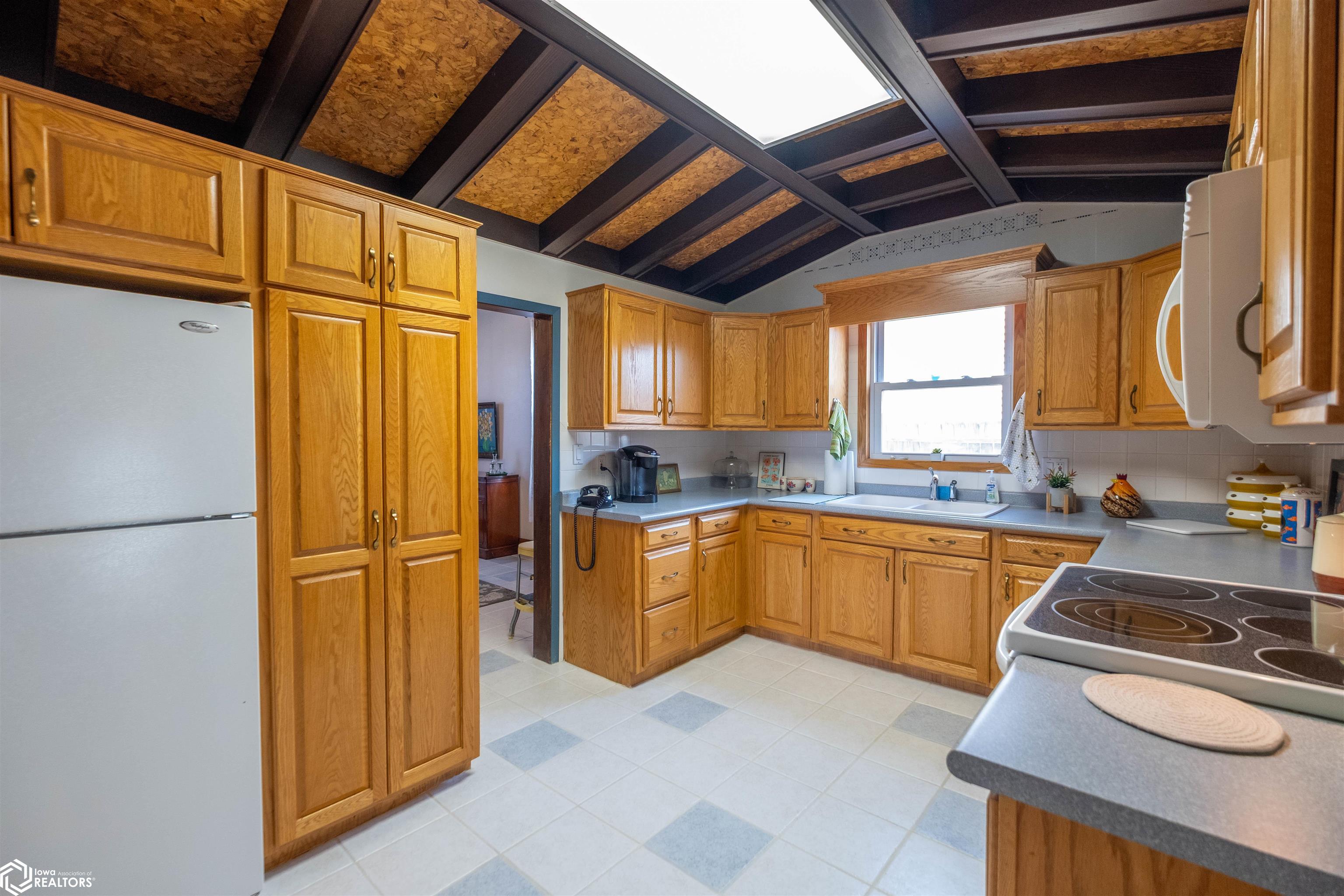 402 E Grundy Avenue, Conrad, Iowa image 10