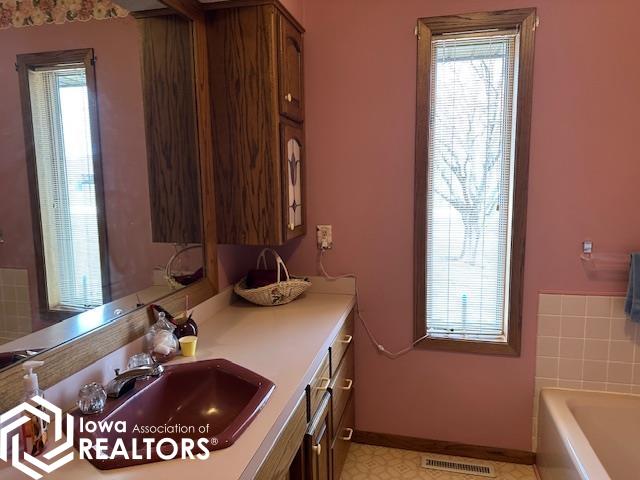 1906 W River Drive, Humboldt, Iowa image 15
