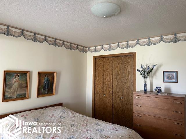1906 W River Drive, Humboldt, Iowa image 17