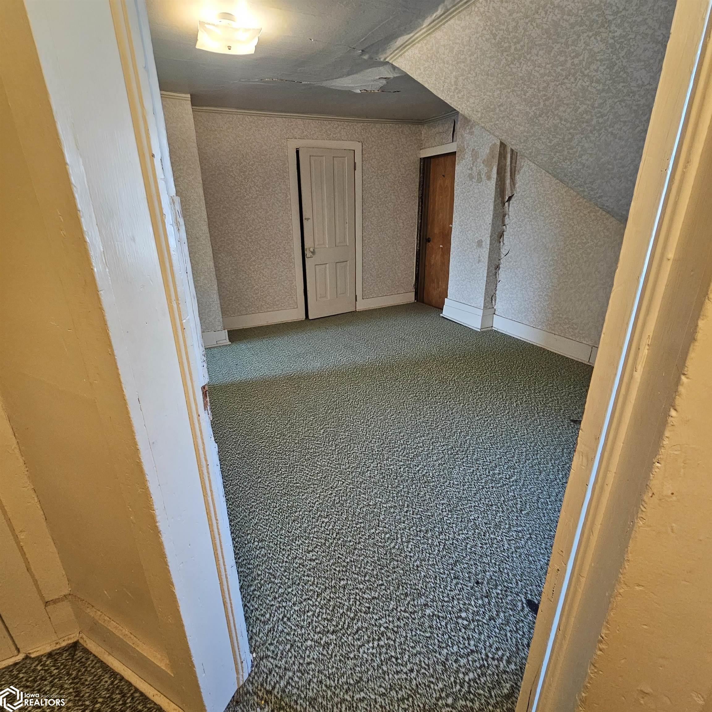 411 N Vine Street, Creston, Iowa image 16
