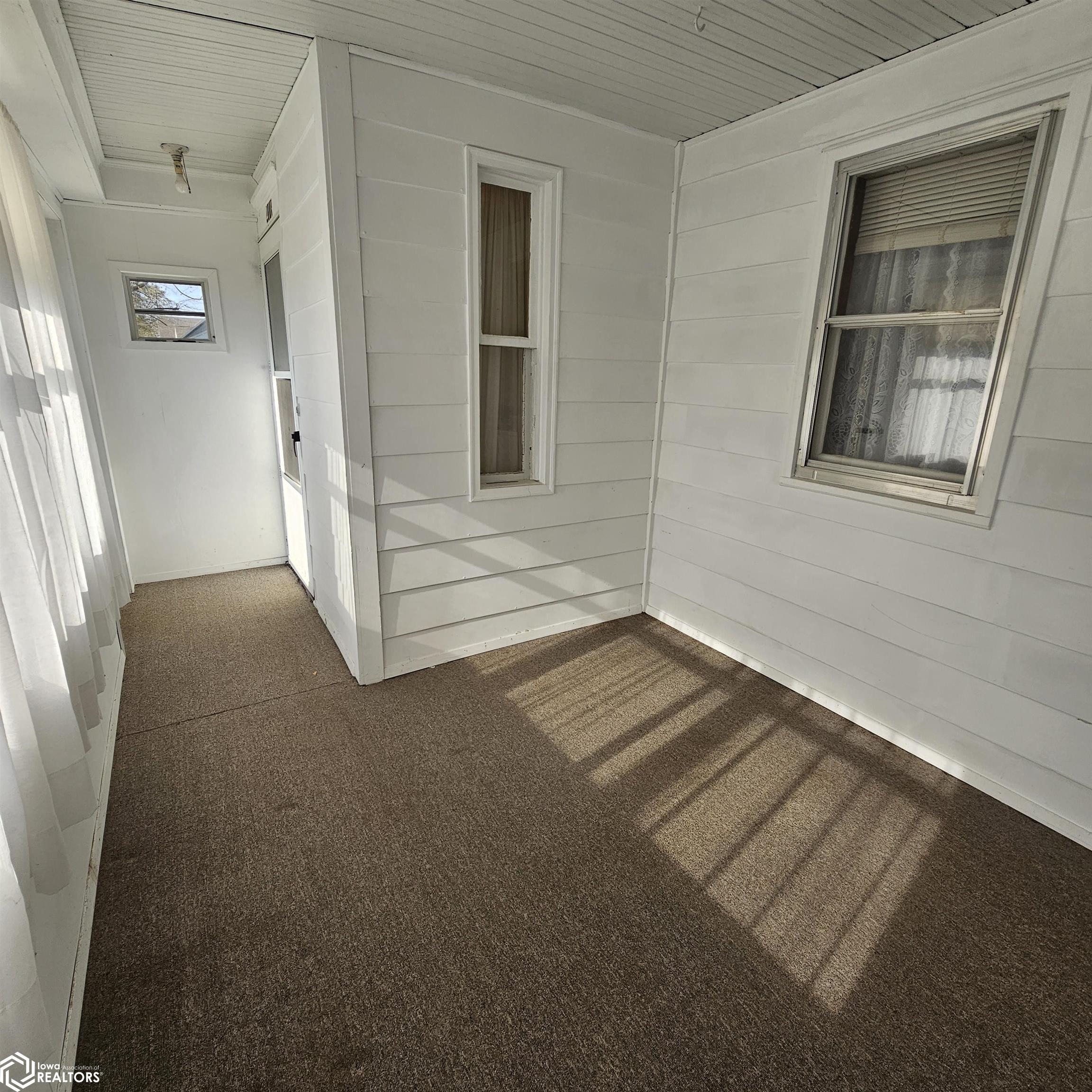 411 N Vine Street, Creston, Iowa image 5