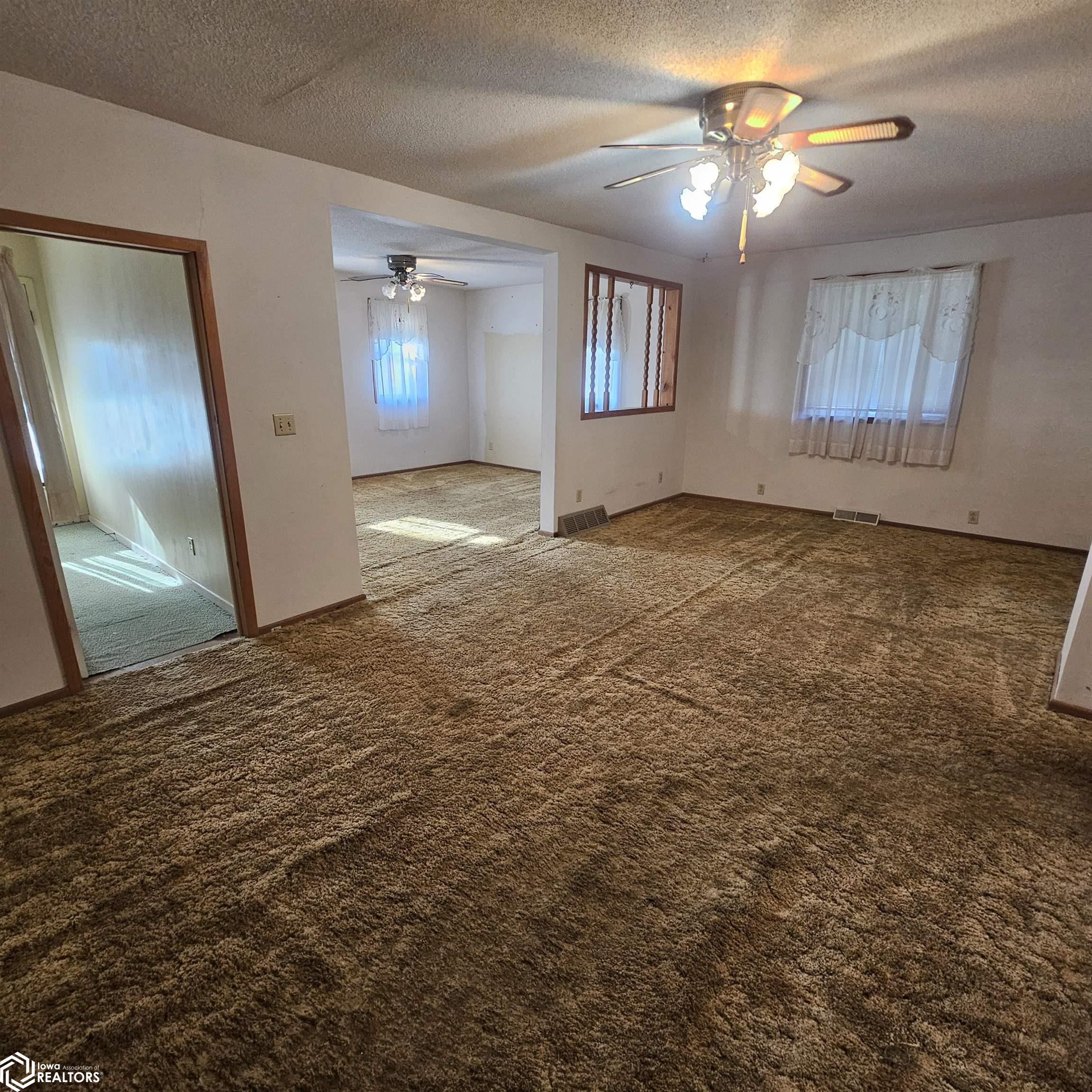 411 N Vine Street, Creston, Iowa image 8