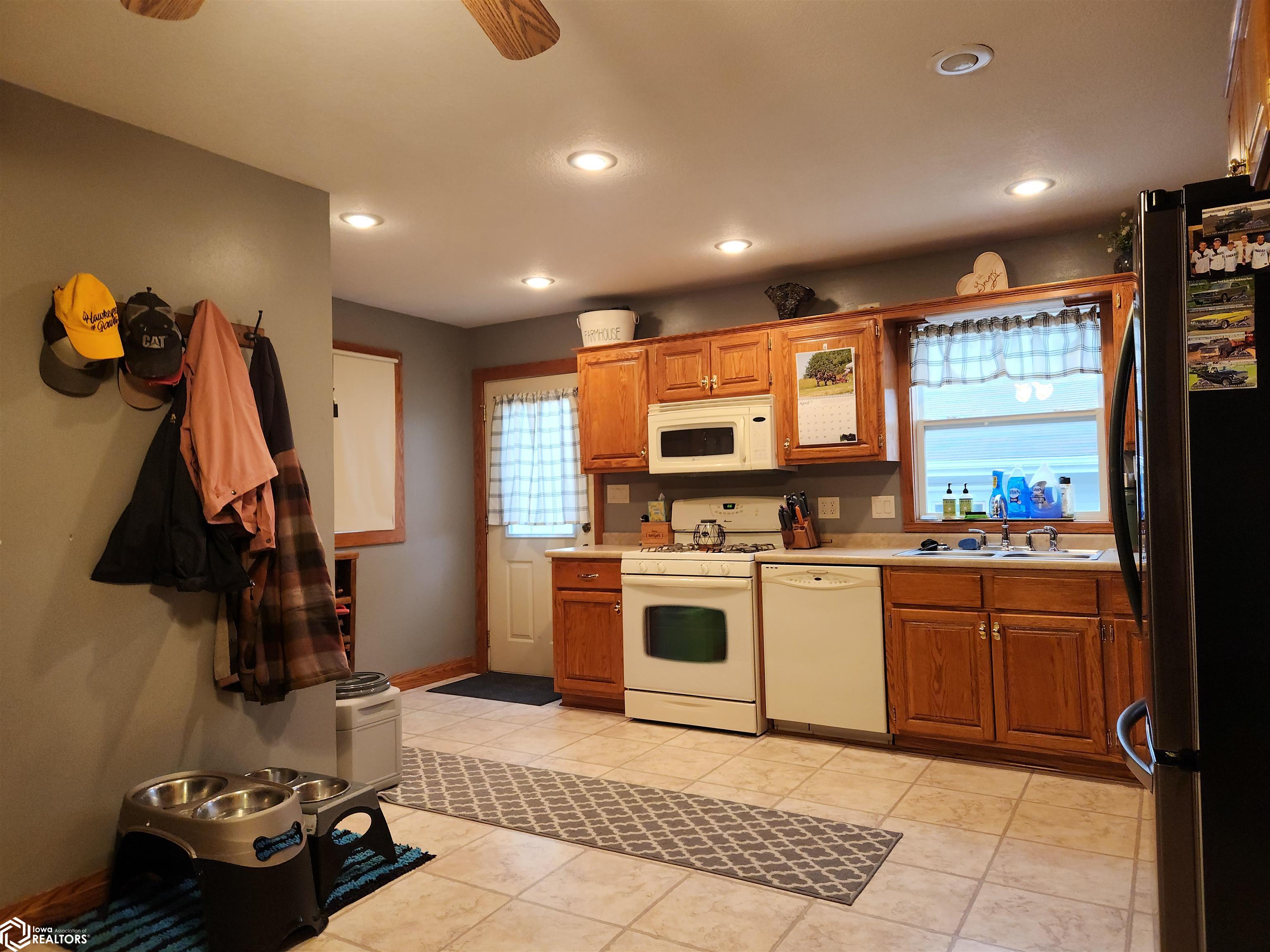 615 S 8th Avenue, Newton, Iowa image 11