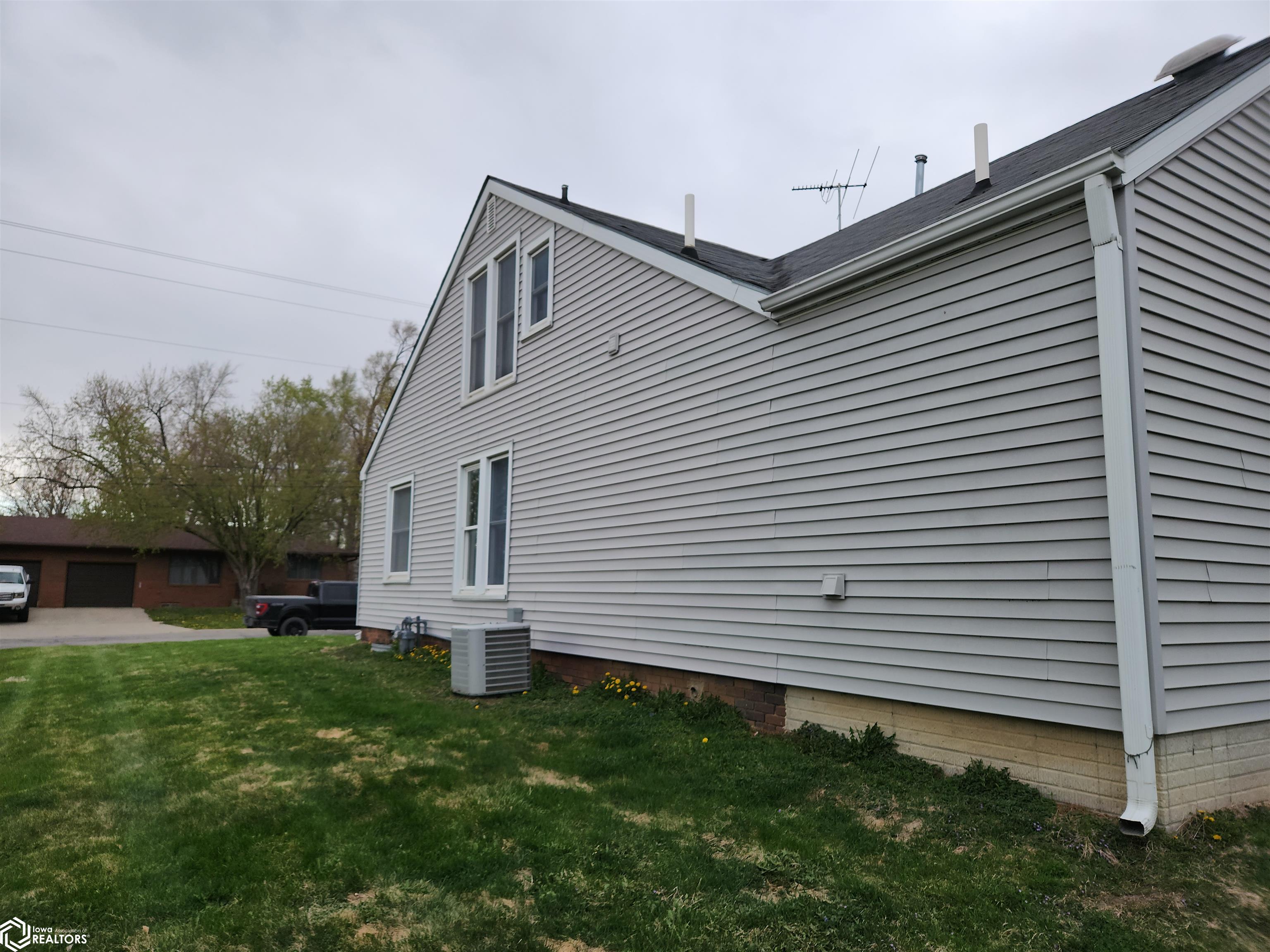 615 S 8th Avenue, Newton, Iowa image 34