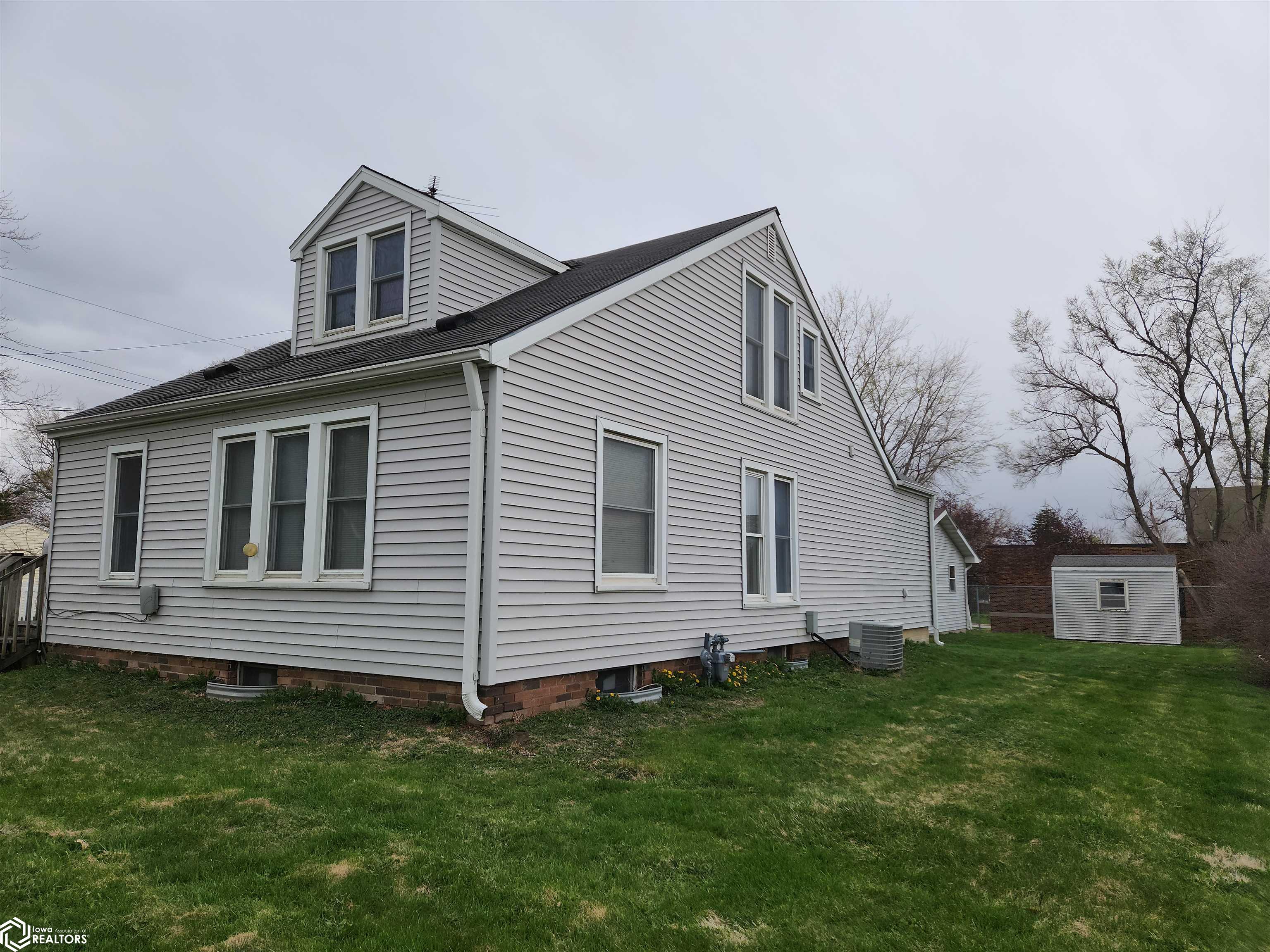 615 S 8th Avenue, Newton, Iowa image 36
