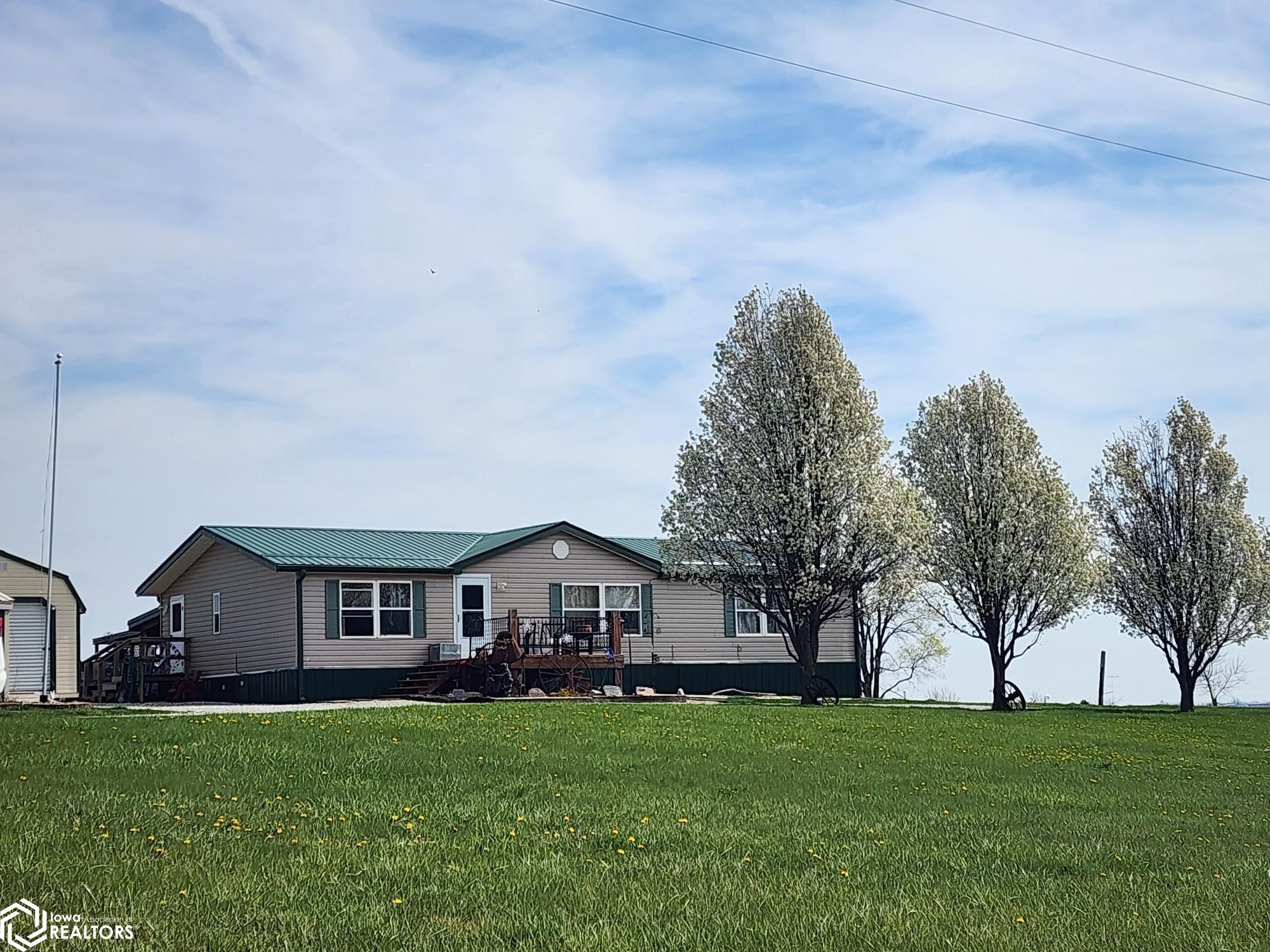 21393 415th Street, Chariton, Iowa image 1