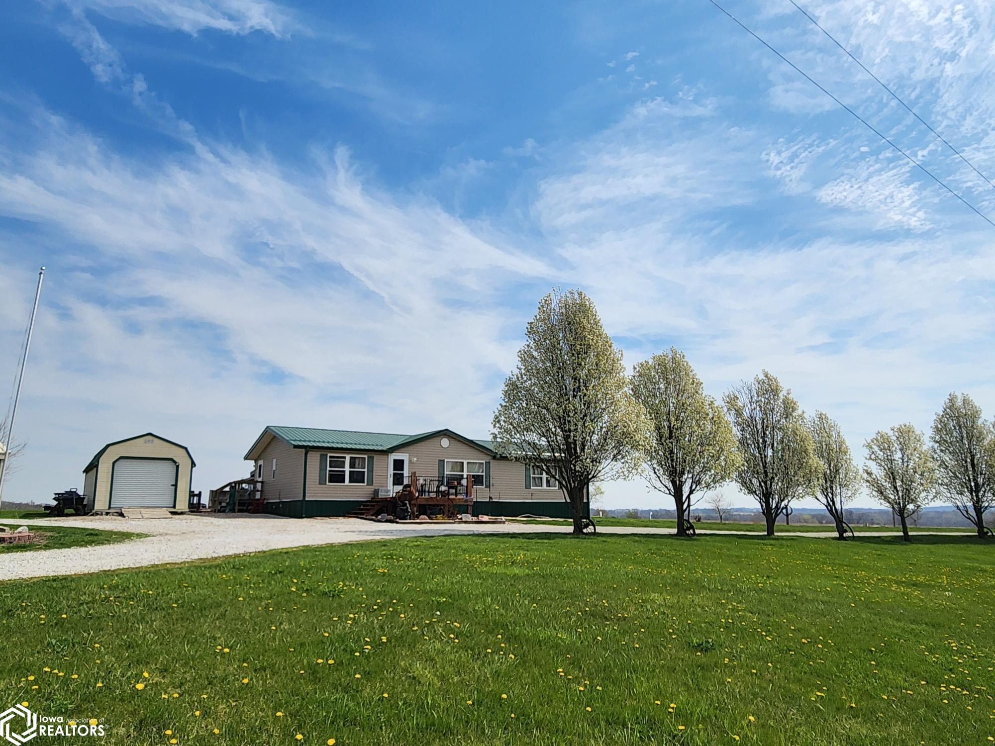21393 415th Street, Chariton, Iowa image 2