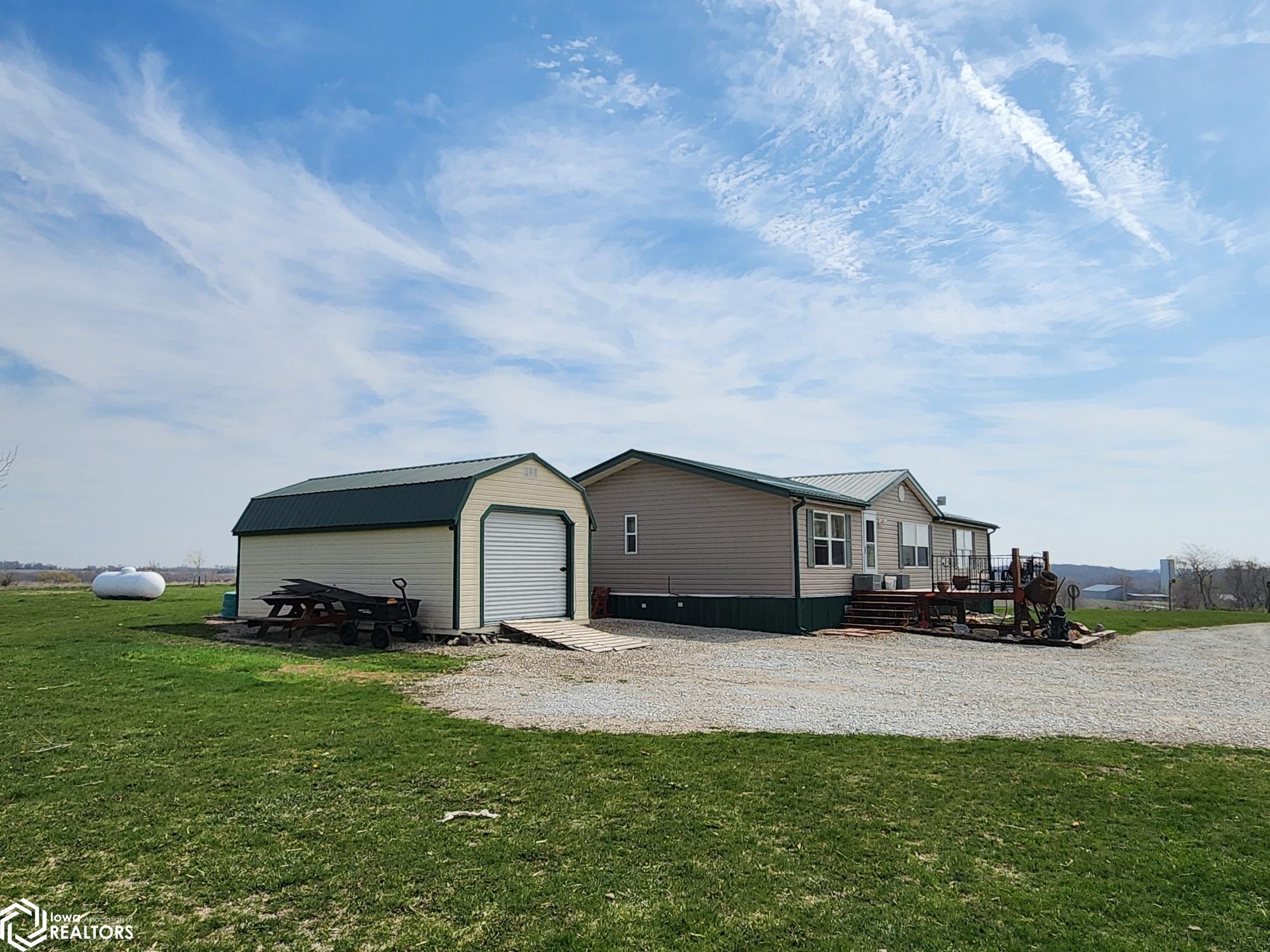 21393 415th Street, Chariton, Iowa image 3